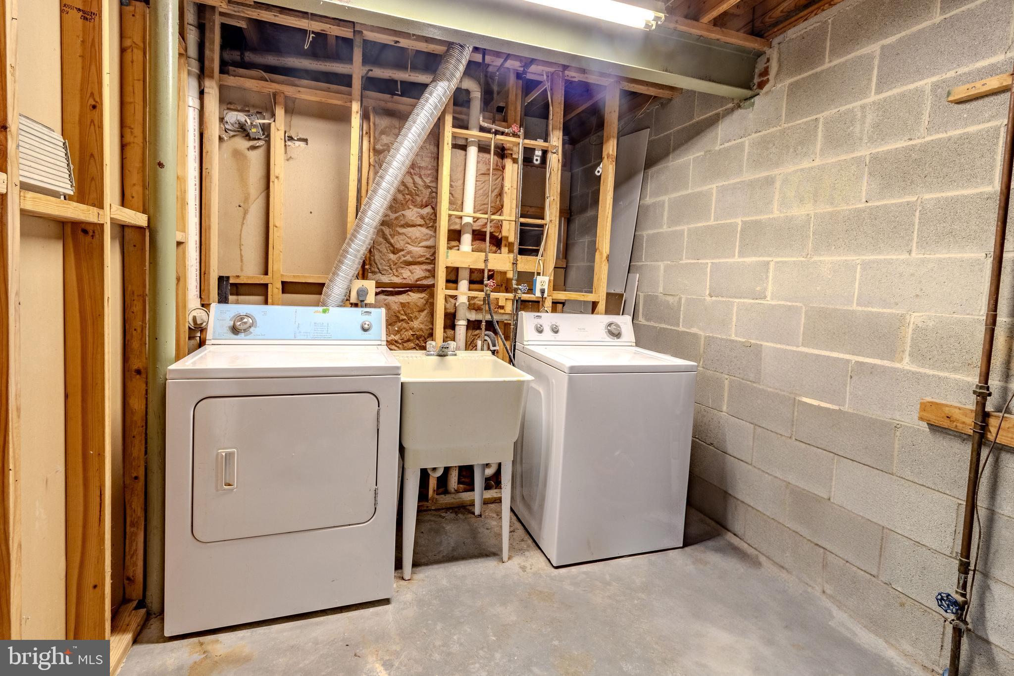 SHANNON STATION - Residential Lease