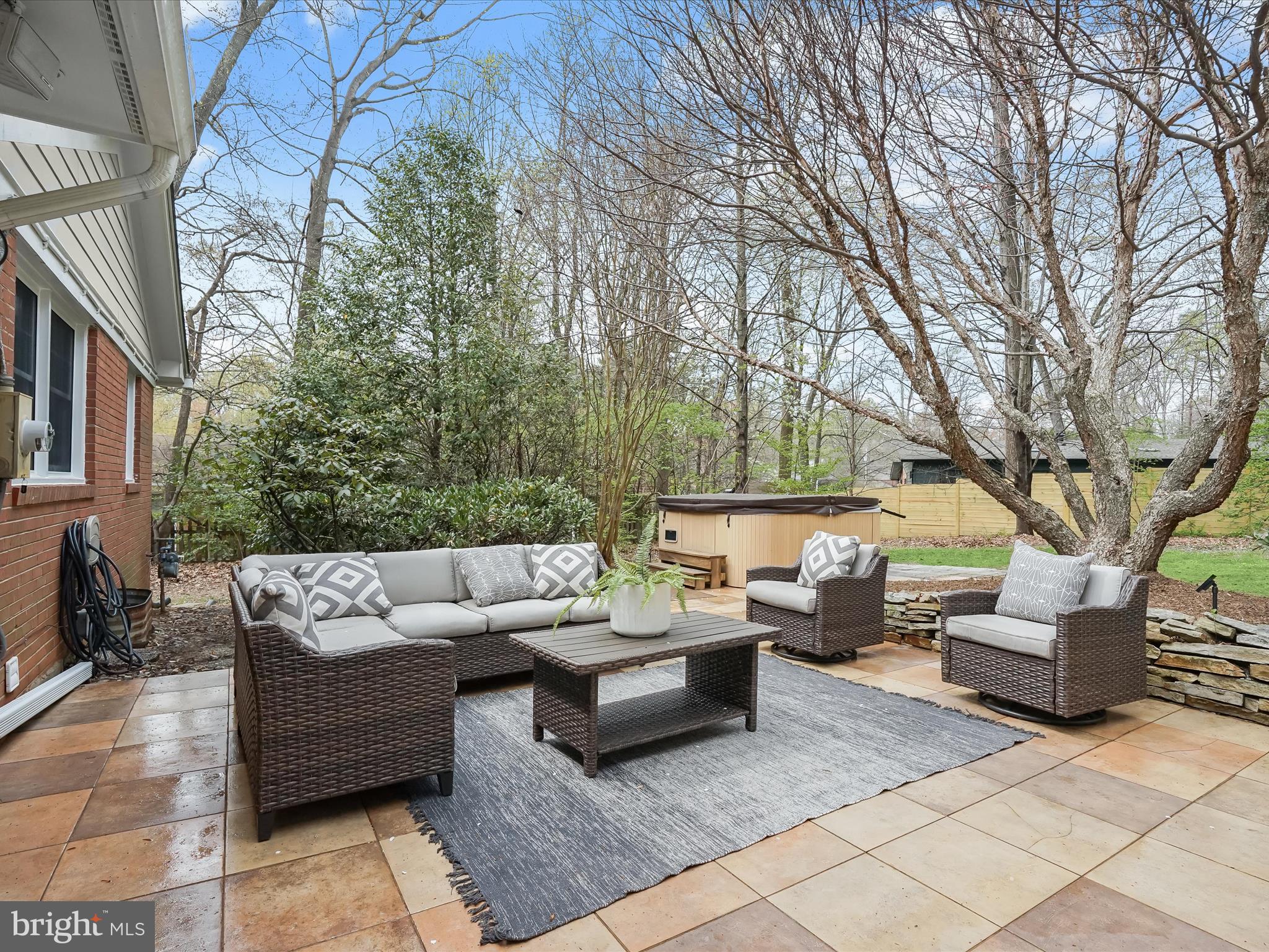 MANTUA - Residential