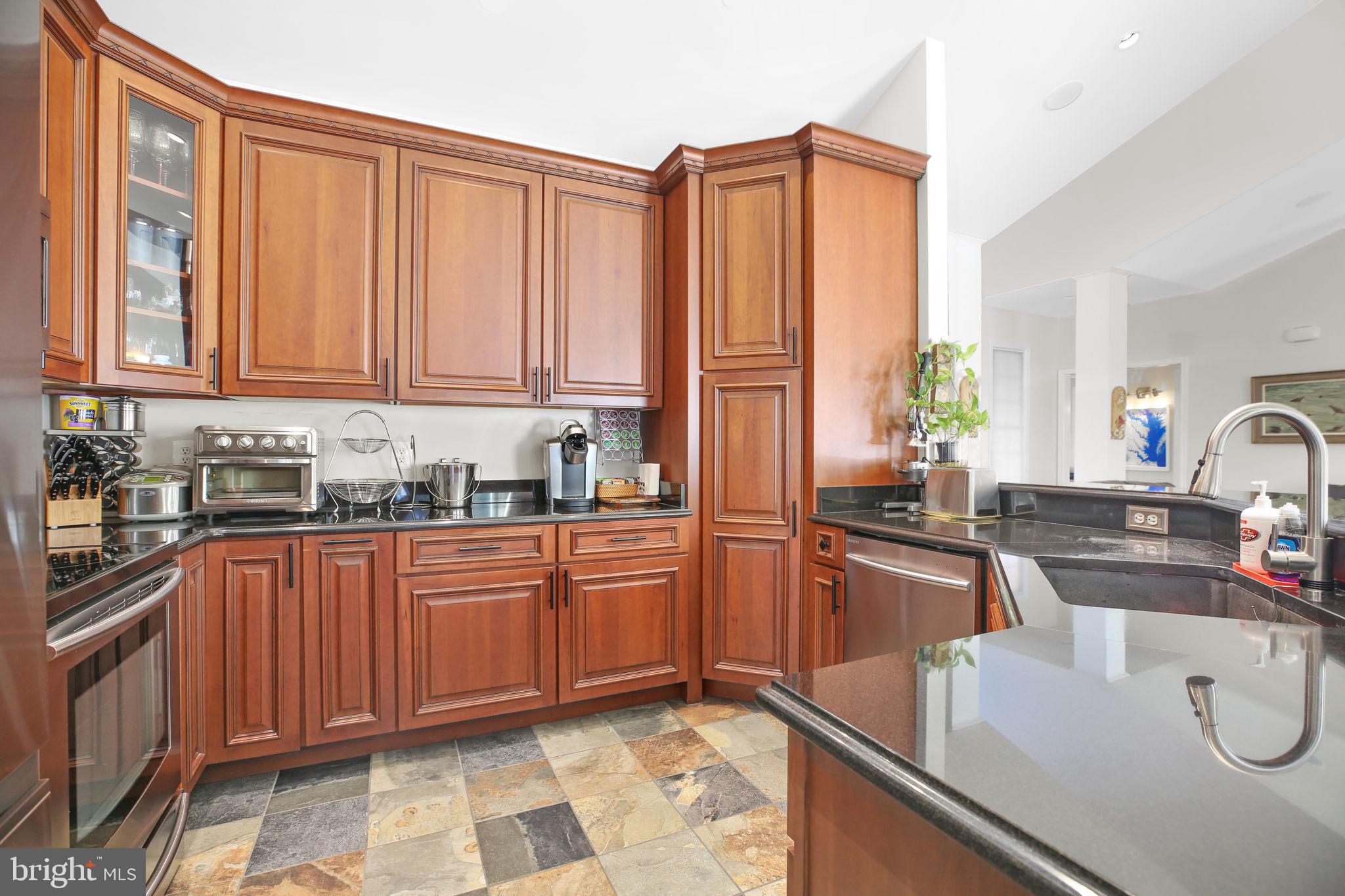 WIDEWATER BEACH - Residential