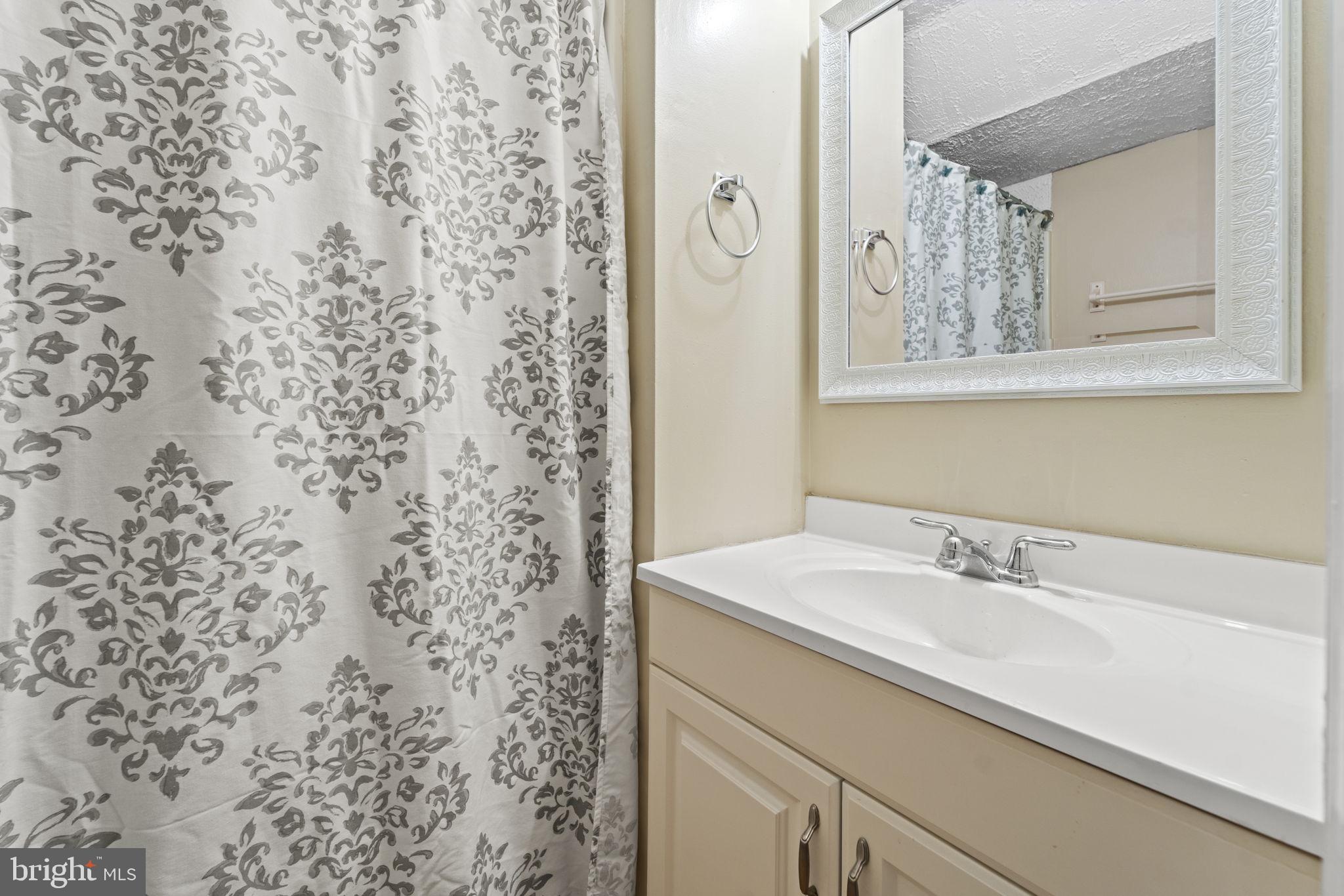 WOODSTREAM - Residential Lease