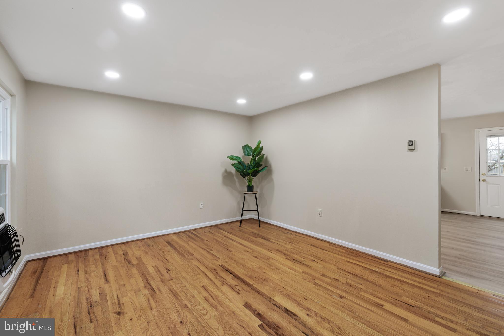 FREDERICKTOWNE TOWNHOUSE - Residential