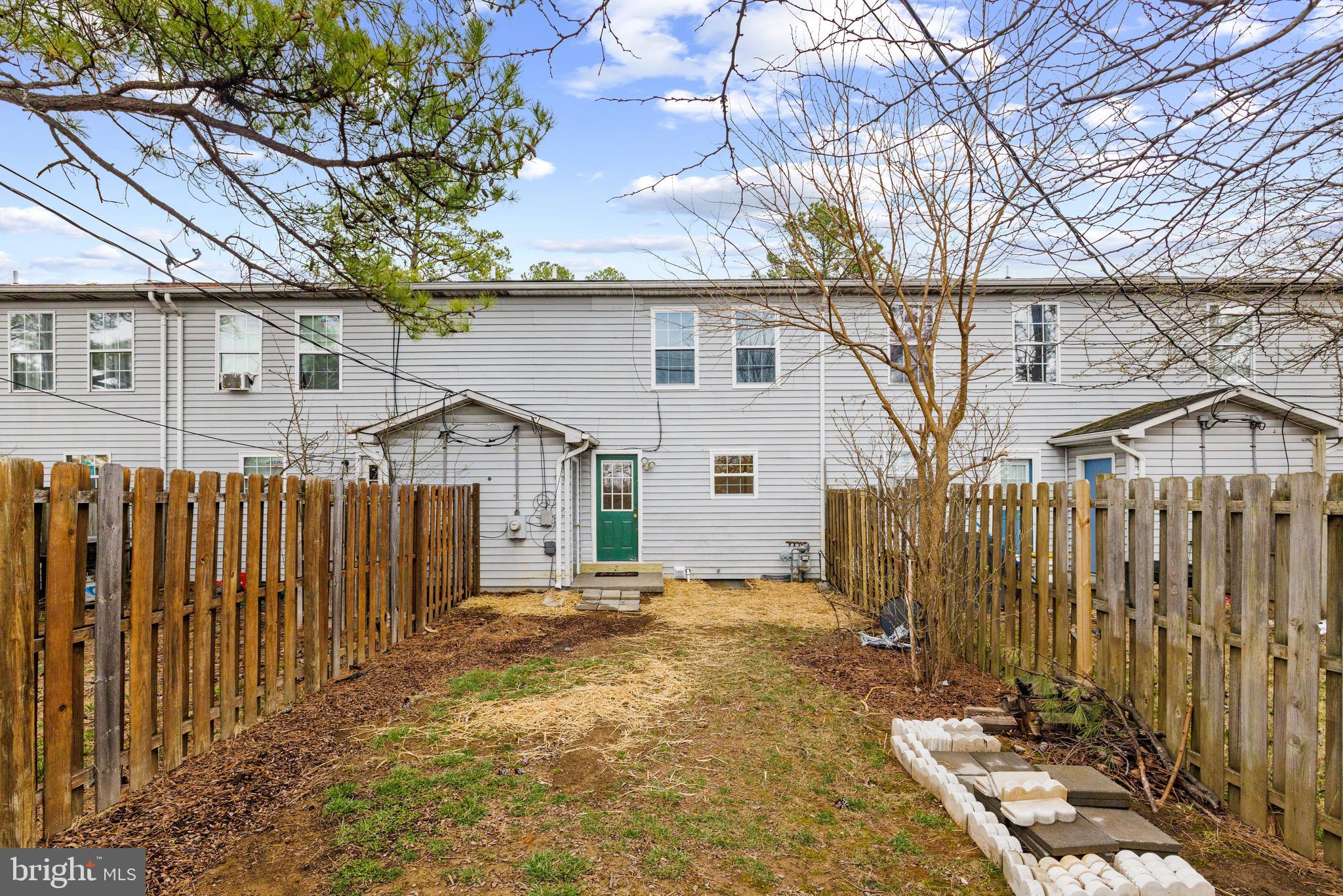 FREDERICKTOWNE TOWNHOUSE - Residential