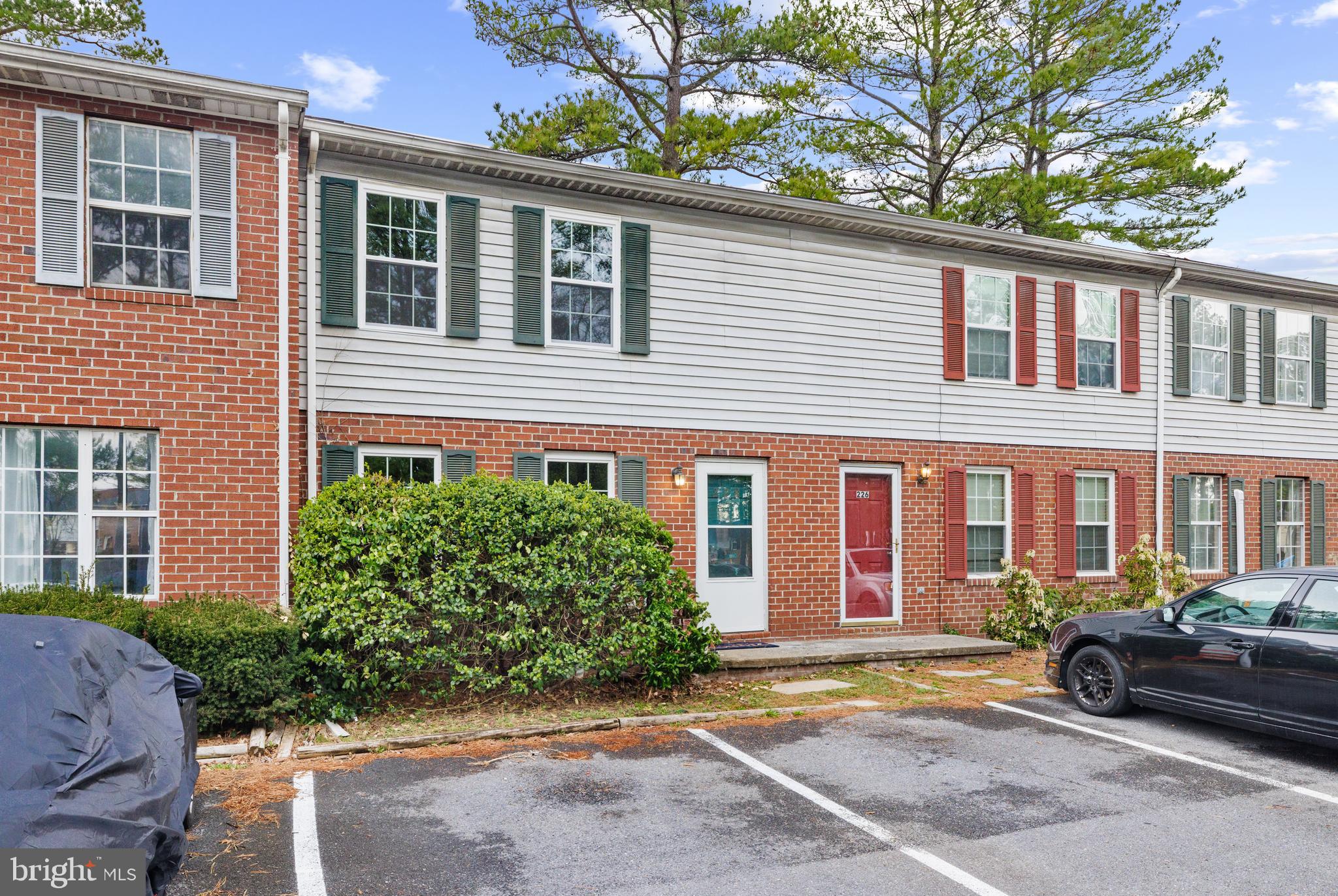 FREDERICKTOWNE TOWNHOUSE - Residential