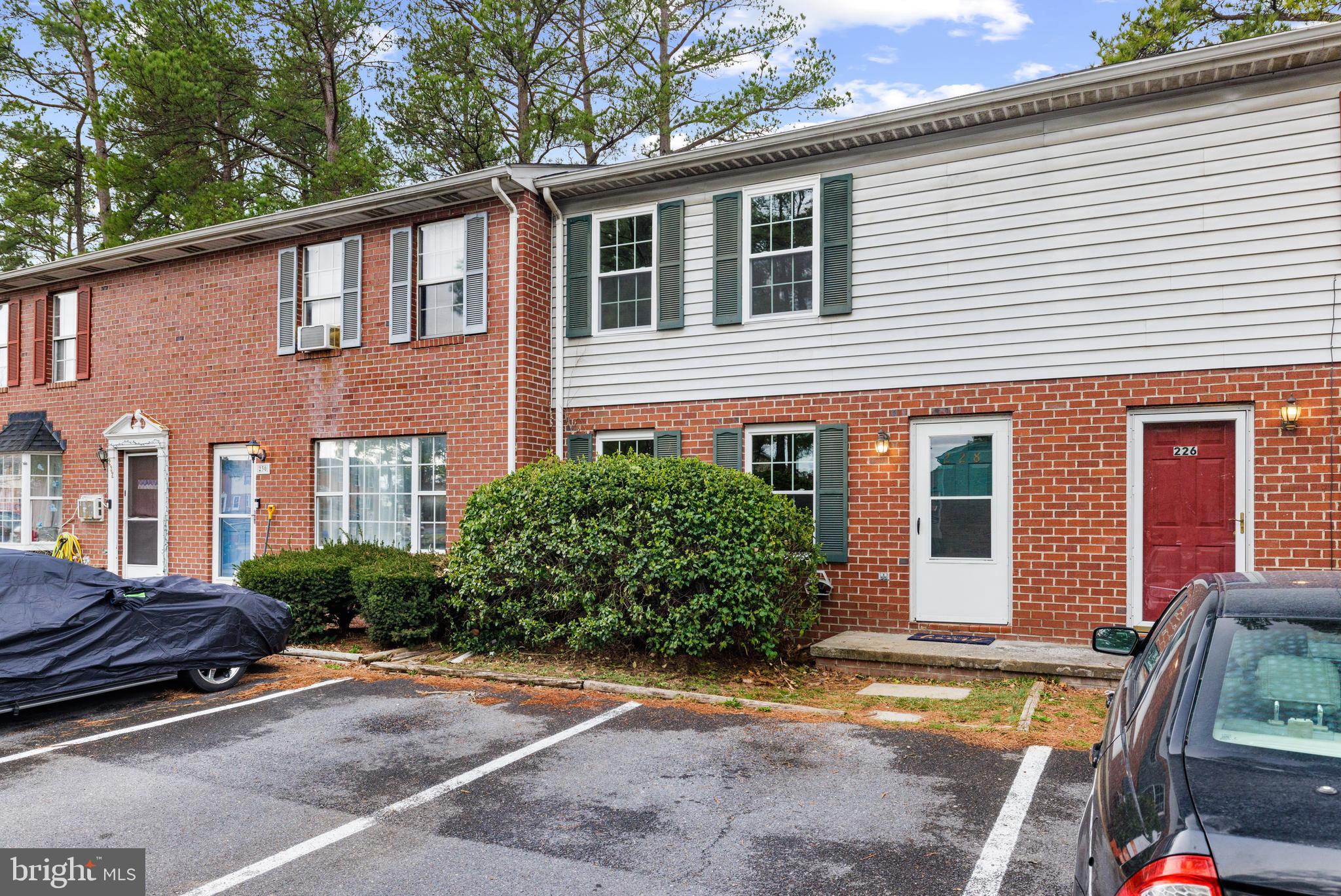 FREDERICKTOWNE TOWNHOUSE - Residential