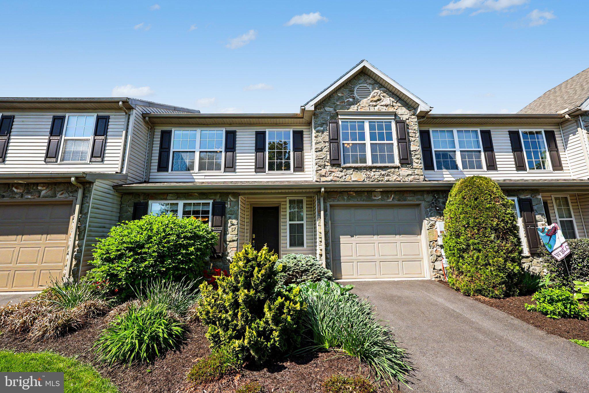 WITNEY RIDGE - Residential