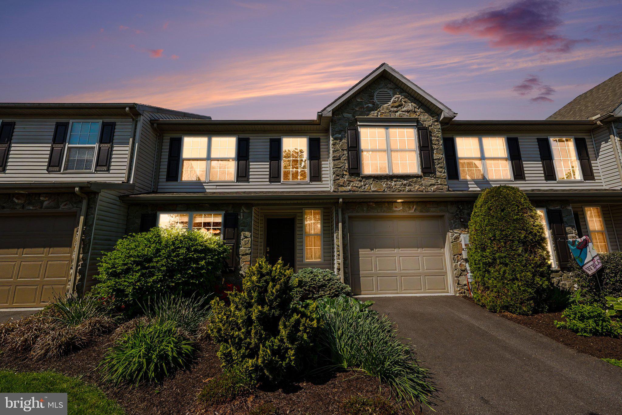 WITNEY RIDGE - Residential