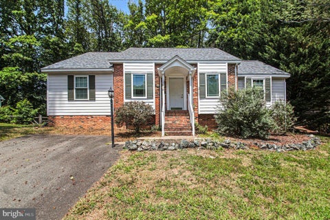 Homes For Sale - 10816 Crestwood Drive<br/> SPOTSYLVANIA, VA 22553