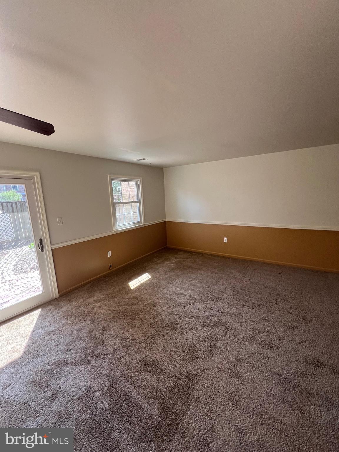 VILLAGE OF OAKLAND MILLS - Residential Lease