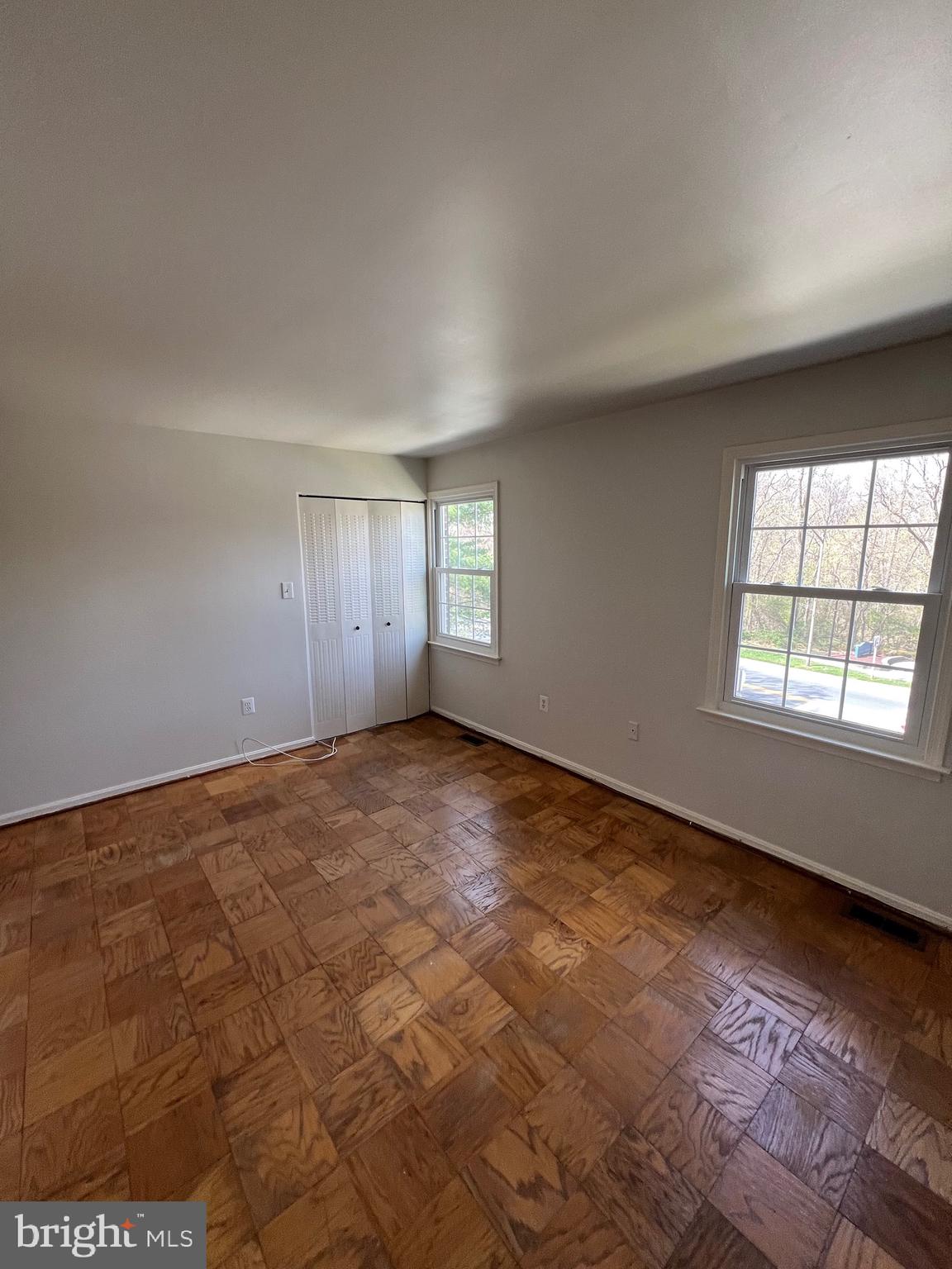 VILLAGE OF OAKLAND MILLS - Residential Lease