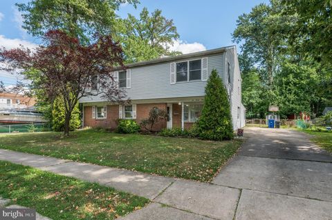621 S FORKLANDING ROAD MAPLE SHADE NJ 08052