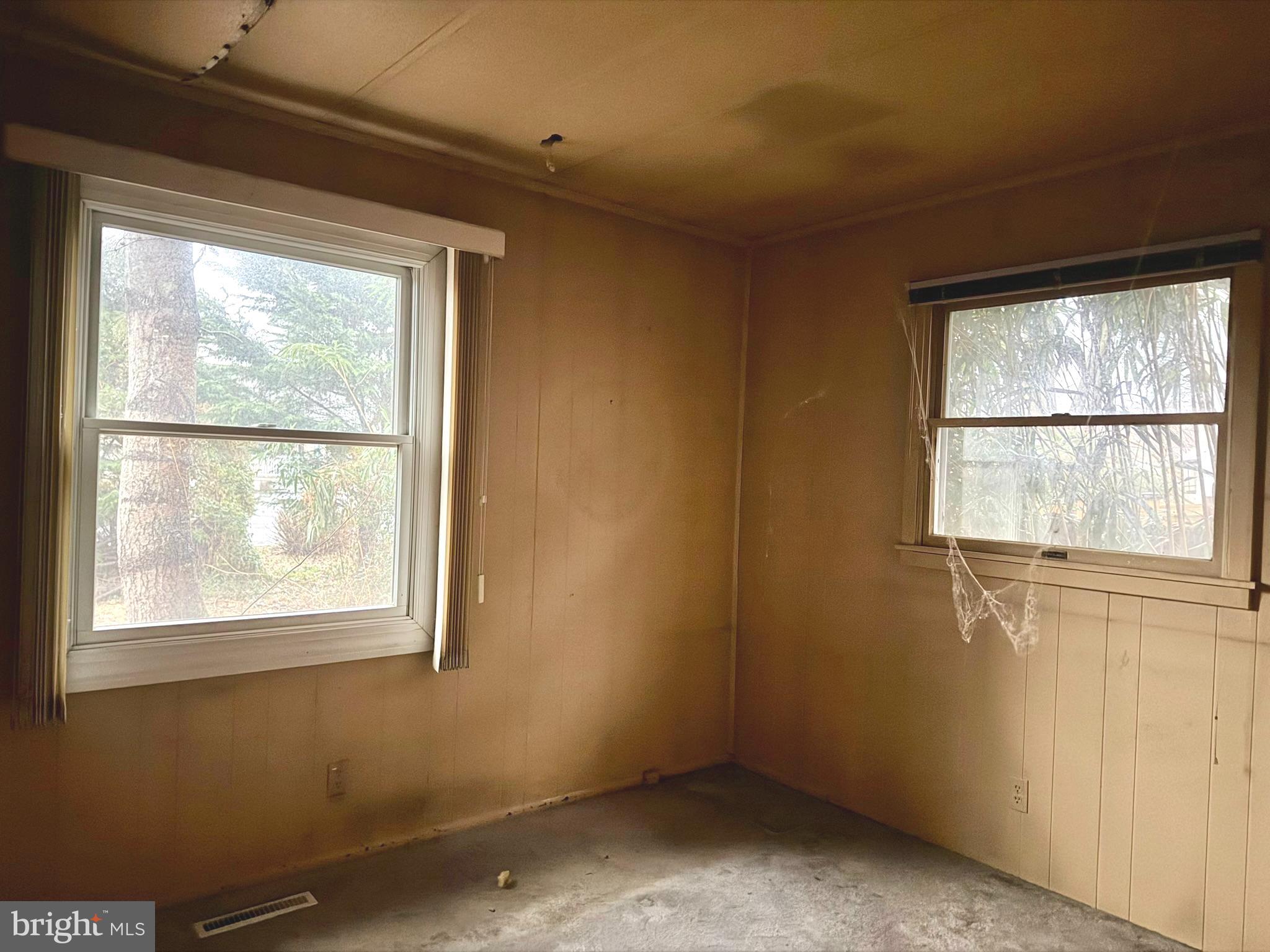 BREEZEWOOD - Residential