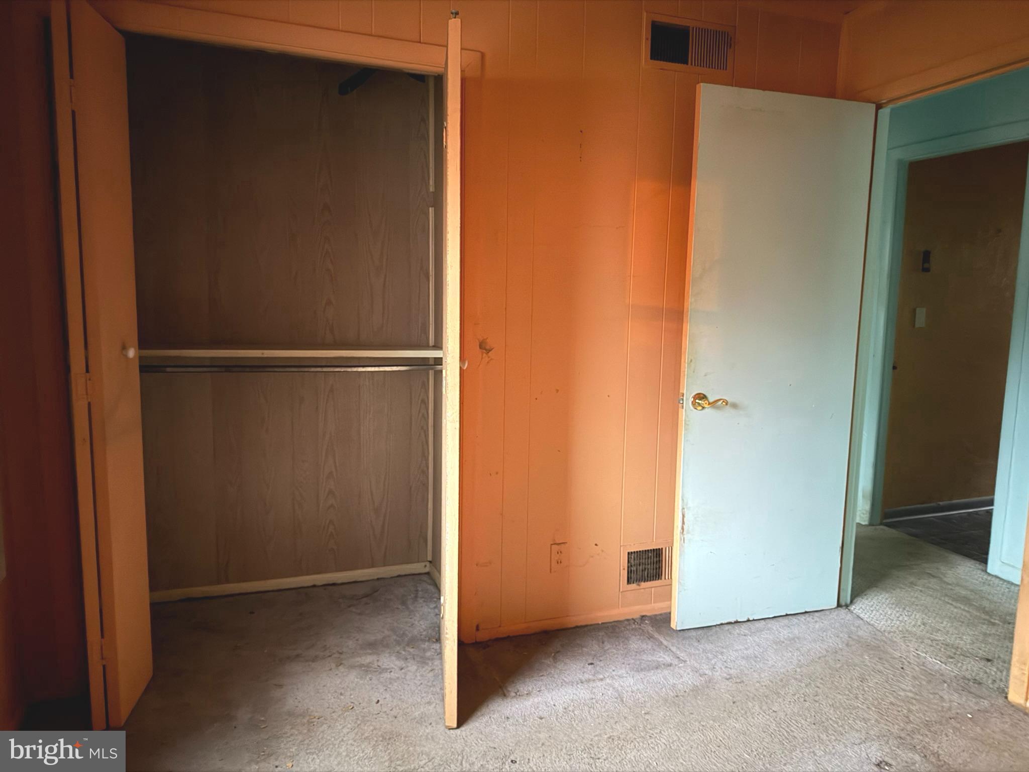 BREEZEWOOD - Residential