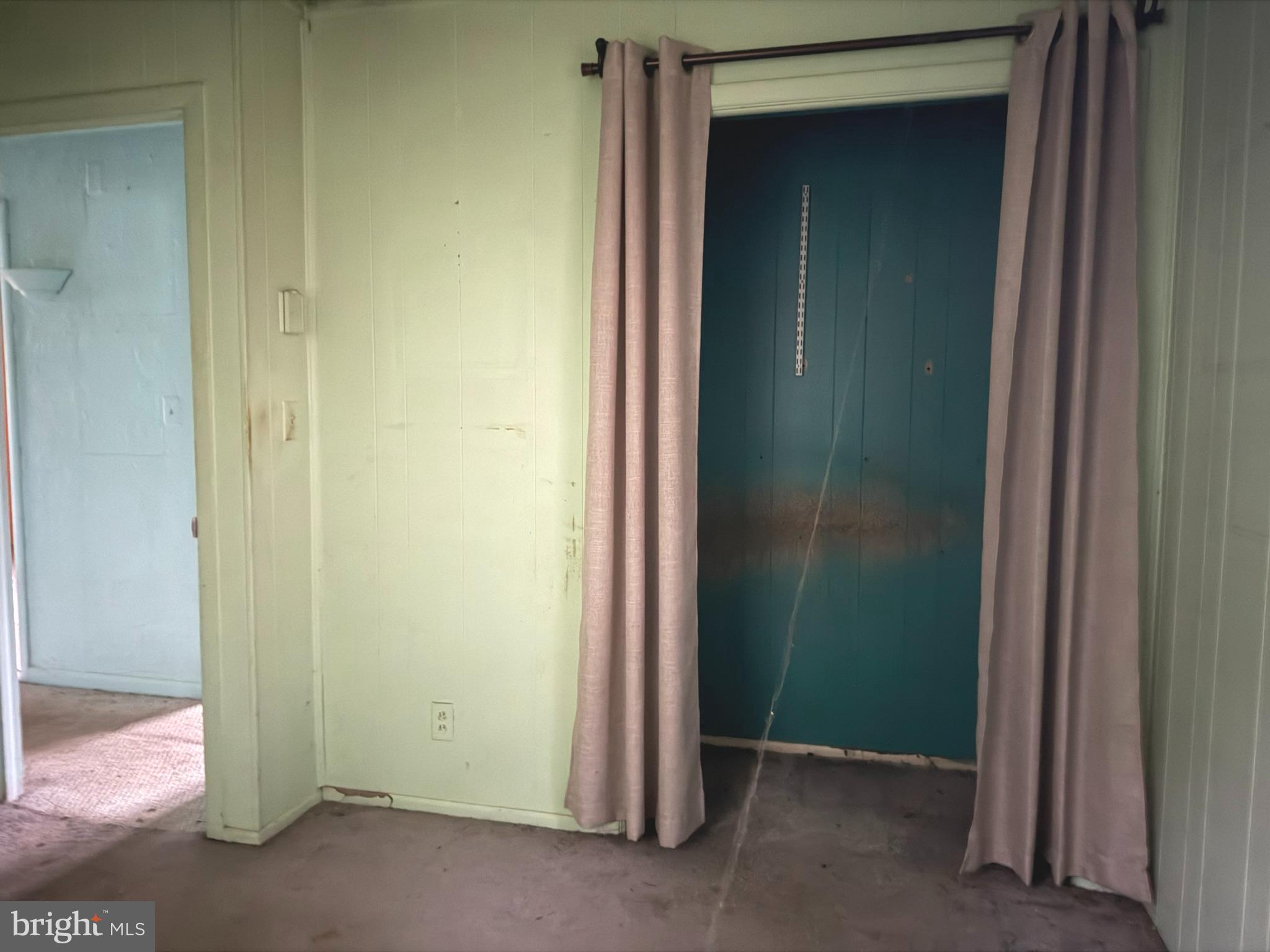 BREEZEWOOD - Residential