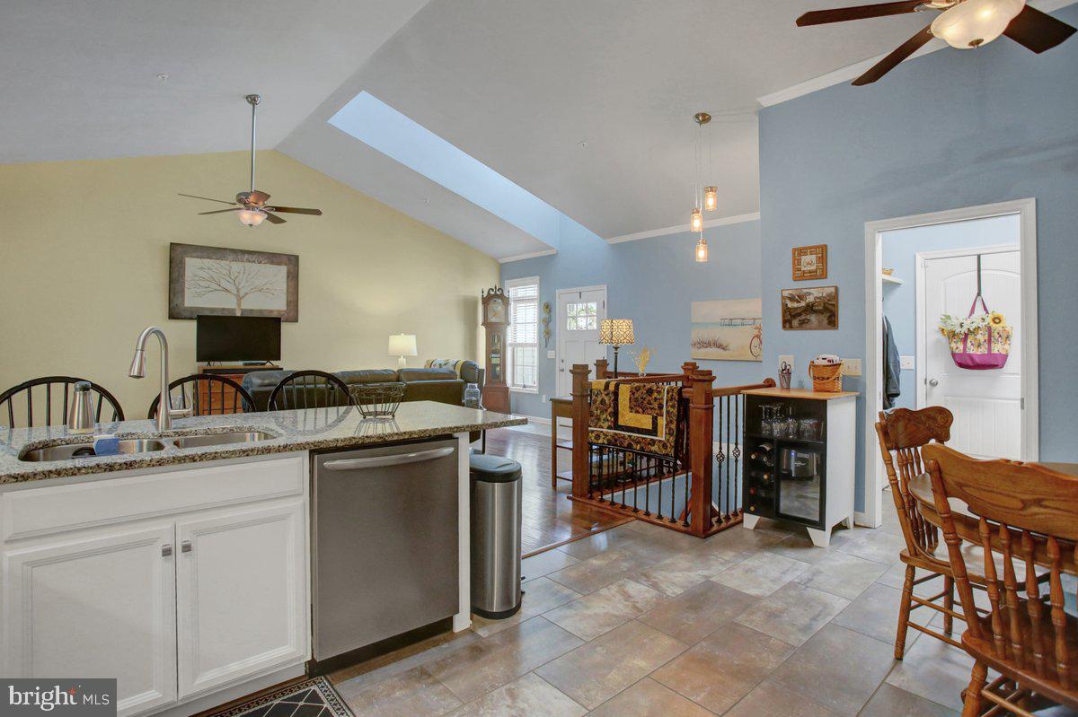 QUAIL RUN CONDOS - Residential