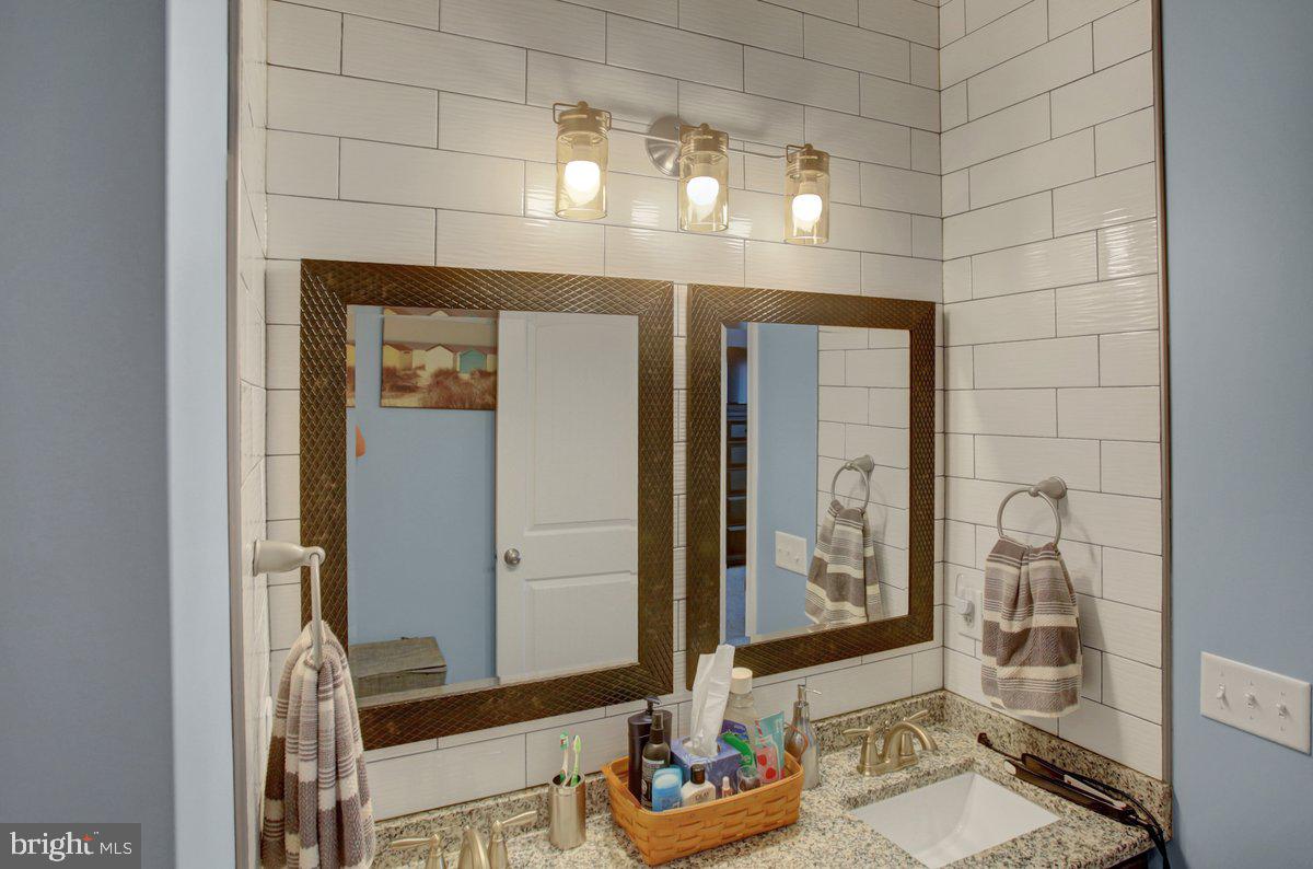 QUAIL RUN CONDOS - Residential