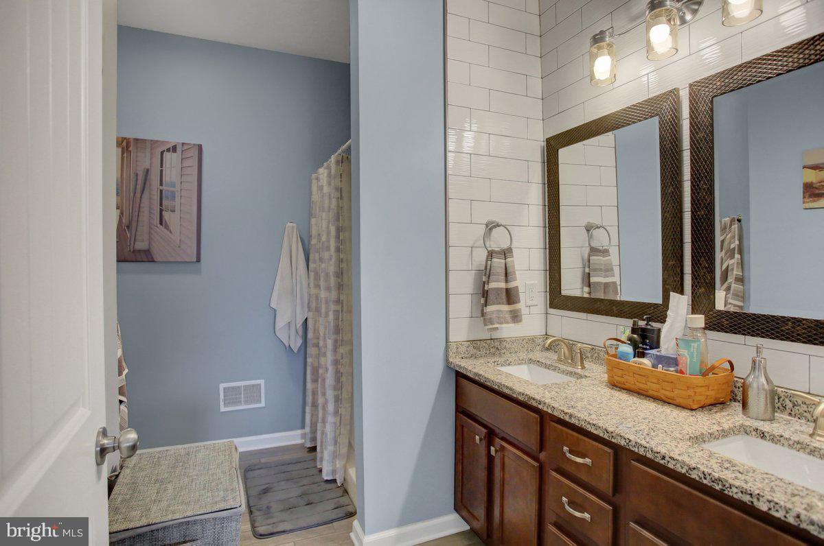 QUAIL RUN CONDOS - Residential