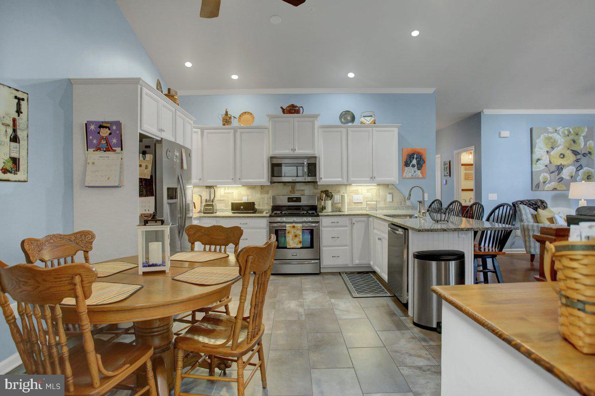 QUAIL RUN CONDOS - Residential