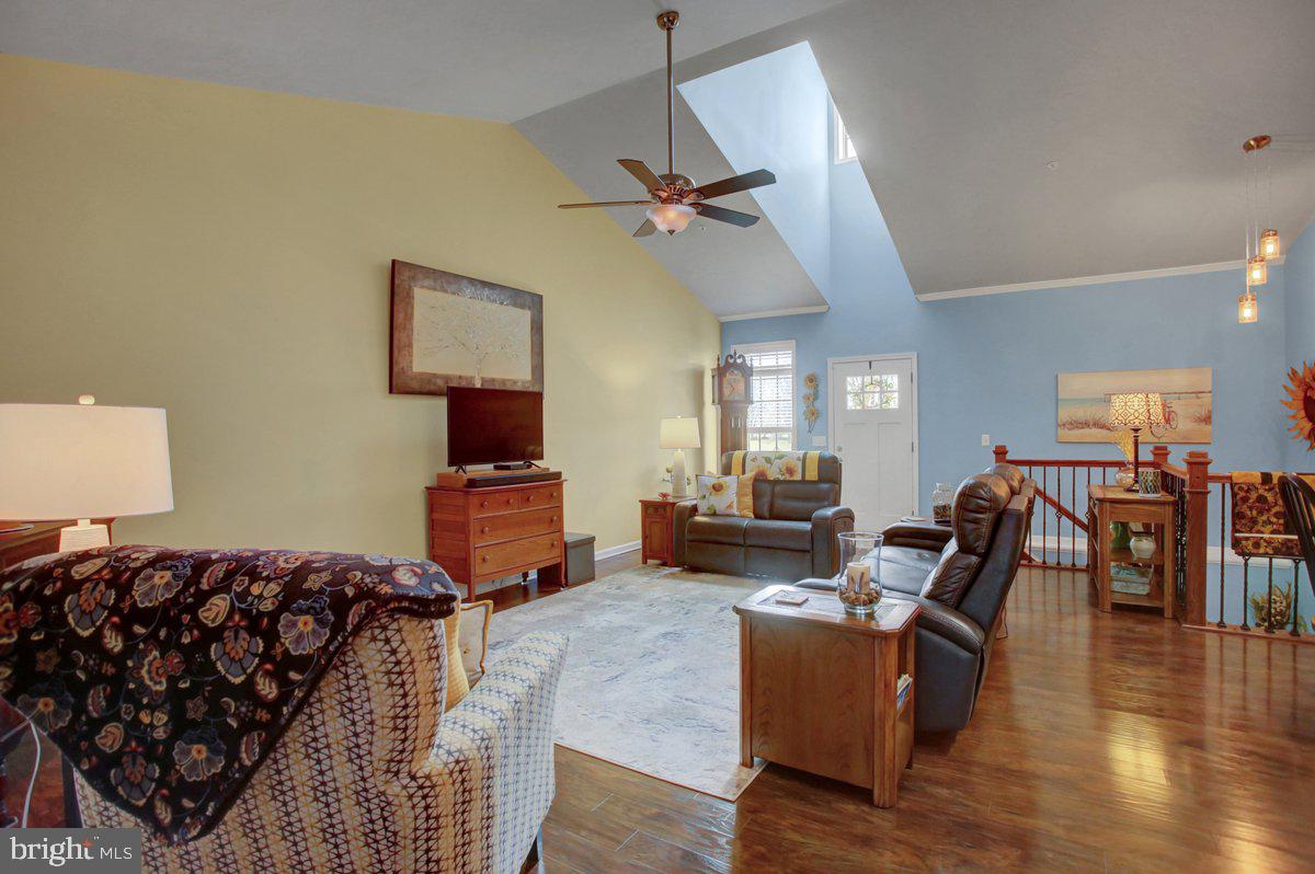 QUAIL RUN CONDOS - Residential