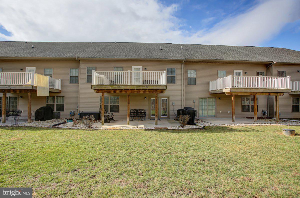 QUAIL RUN CONDOS - Residential