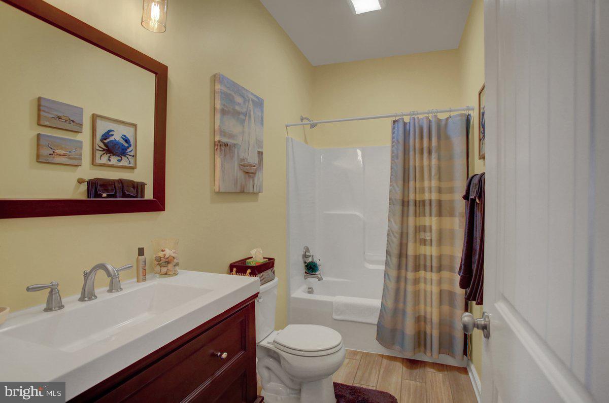 QUAIL RUN CONDOS - Residential