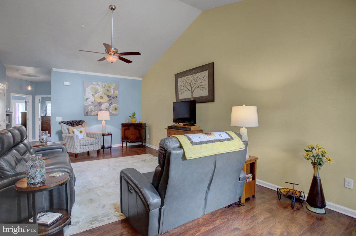 QUAIL RUN CONDOS - Residential