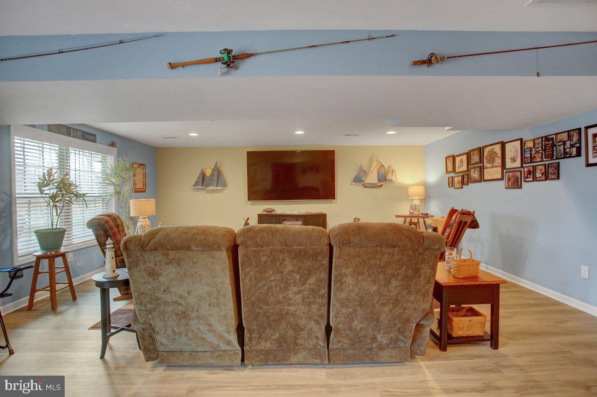 QUAIL RUN CONDOS - Residential