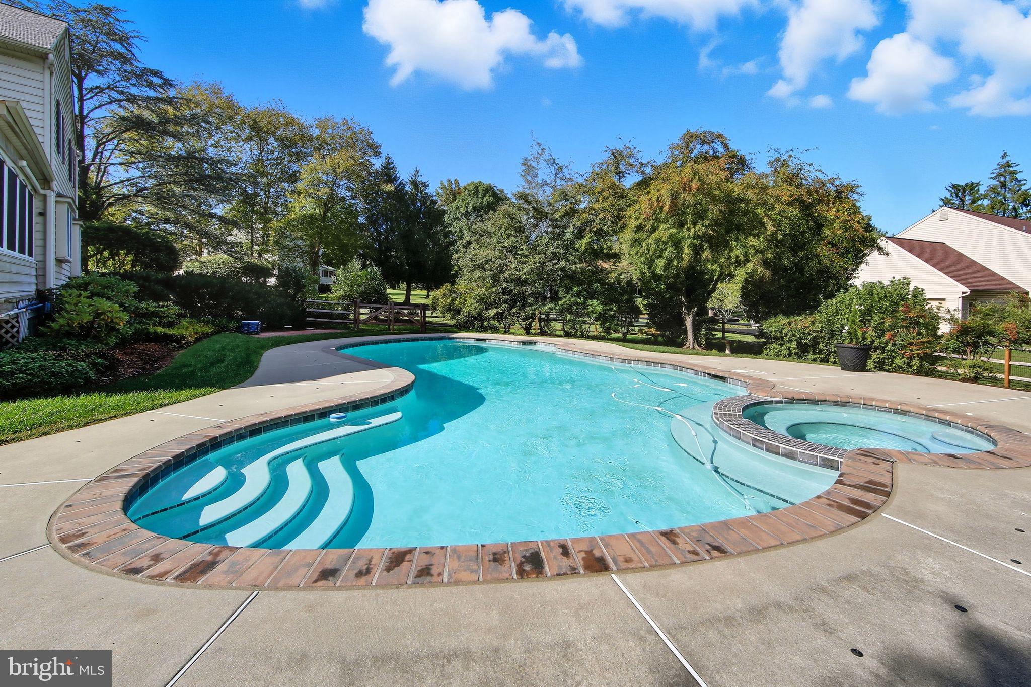 BOW TREE - Residential