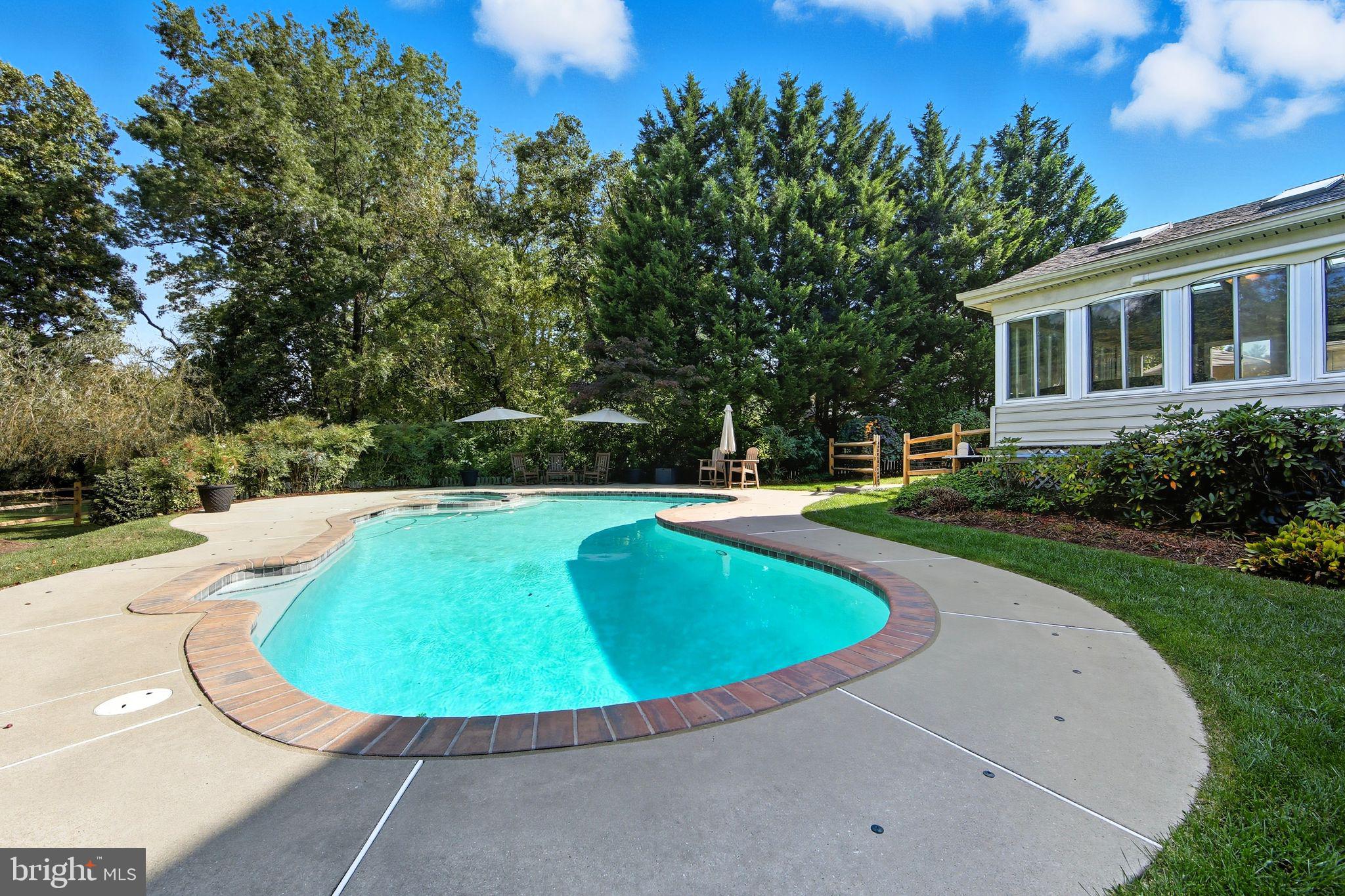 BOW TREE - Residential