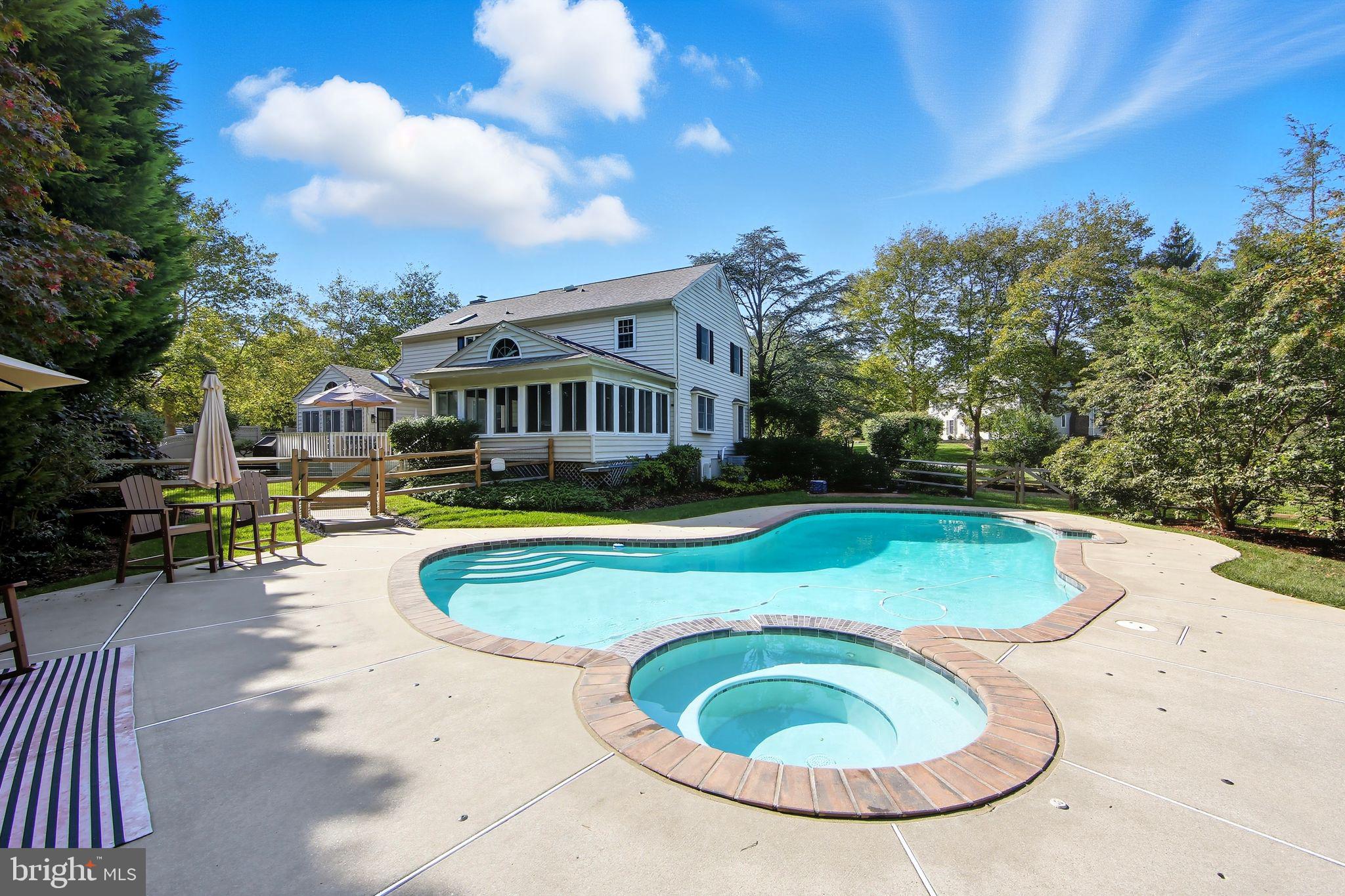 BOW TREE - Residential