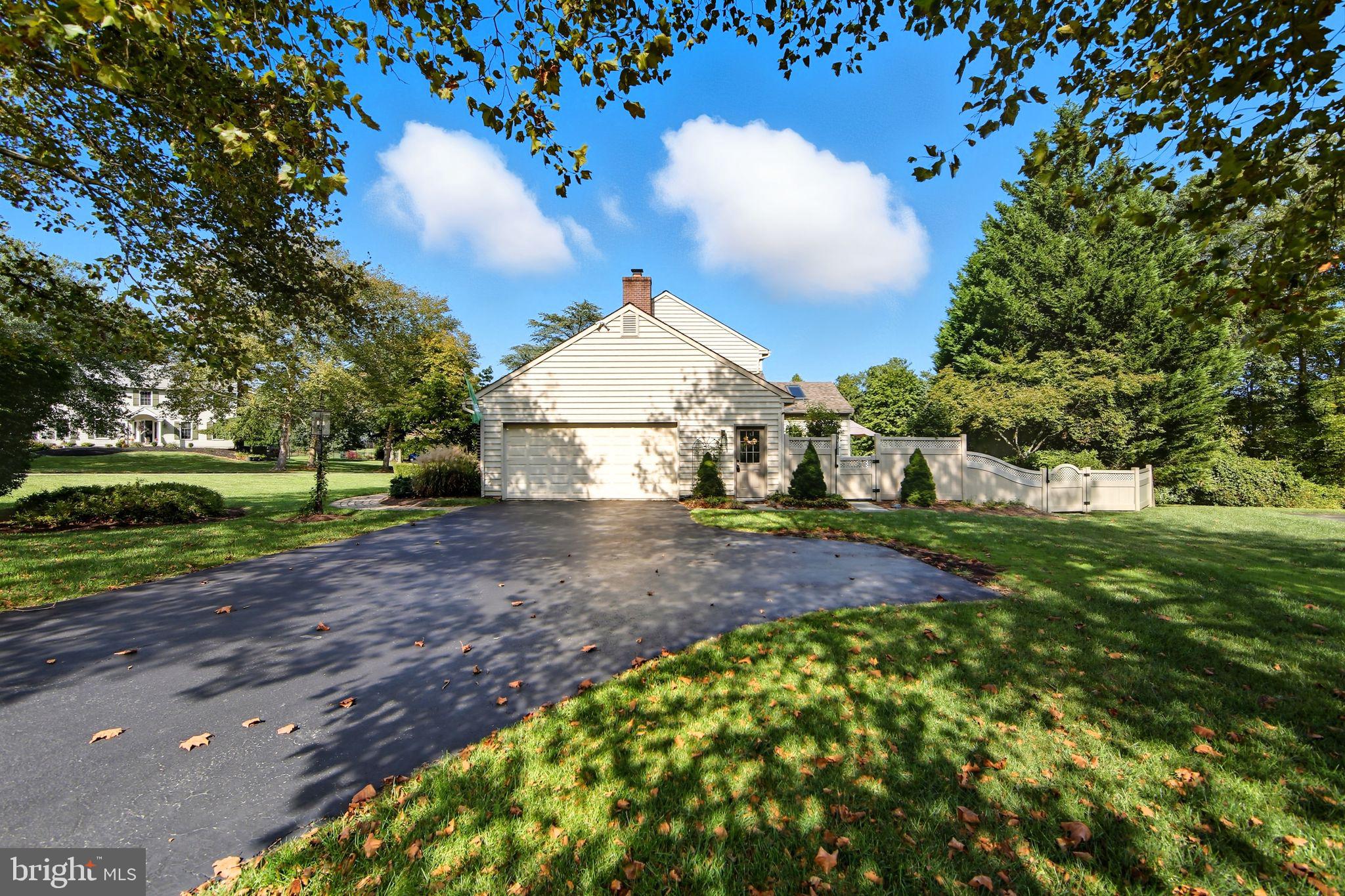 BOW TREE - Residential