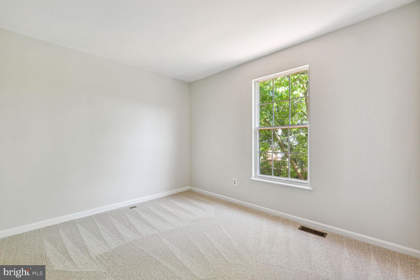 POTOMAC LAKES - Residential