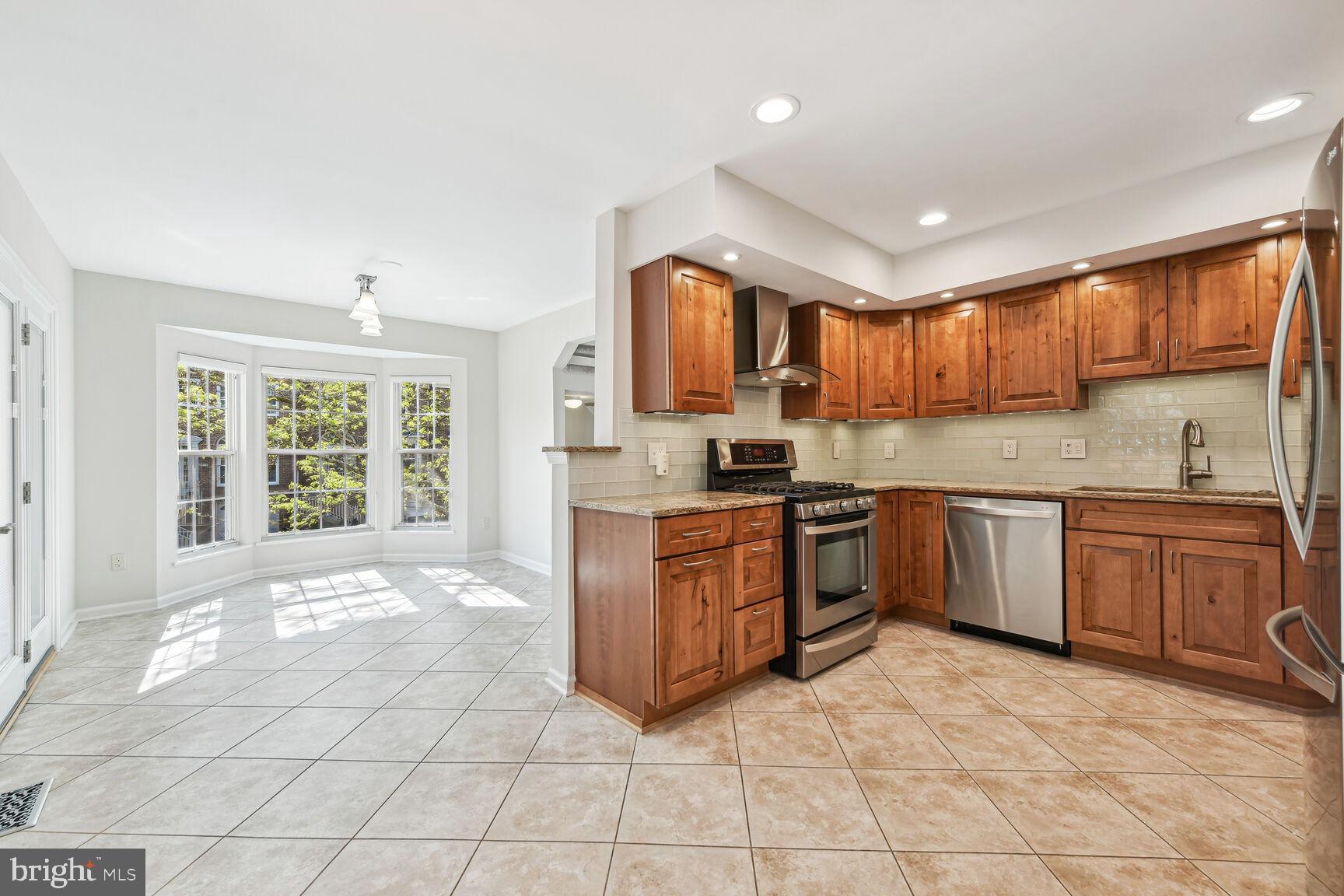 POTOMAC LAKES - Residential