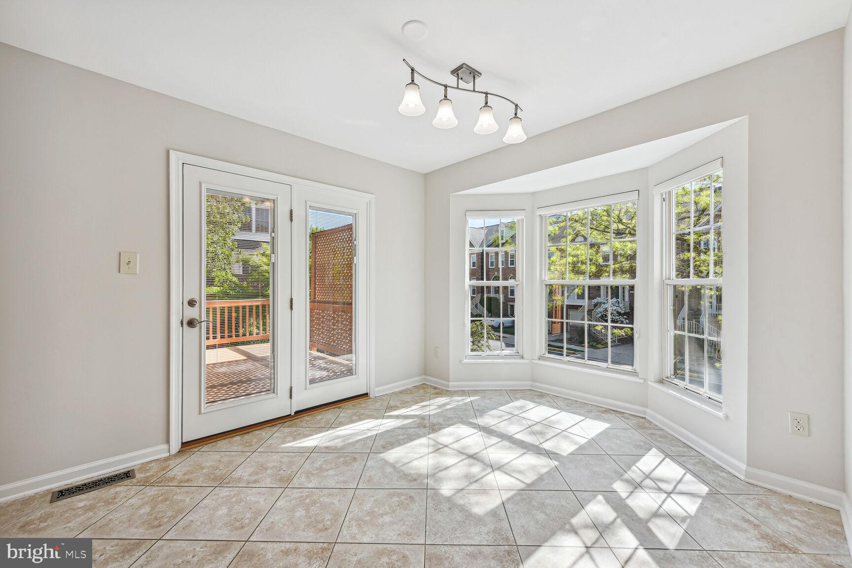 POTOMAC LAKES - Residential