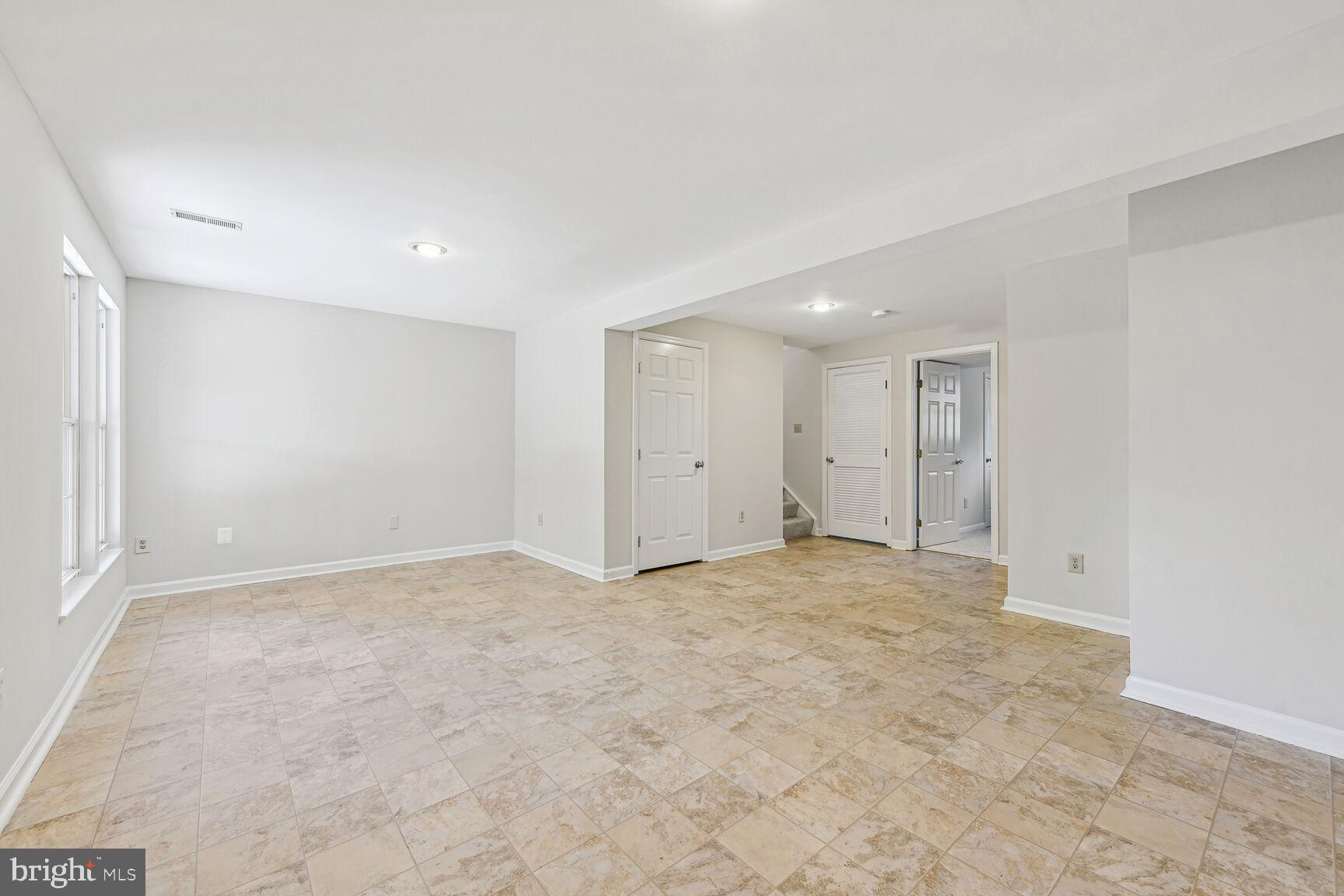 POTOMAC LAKES - Residential