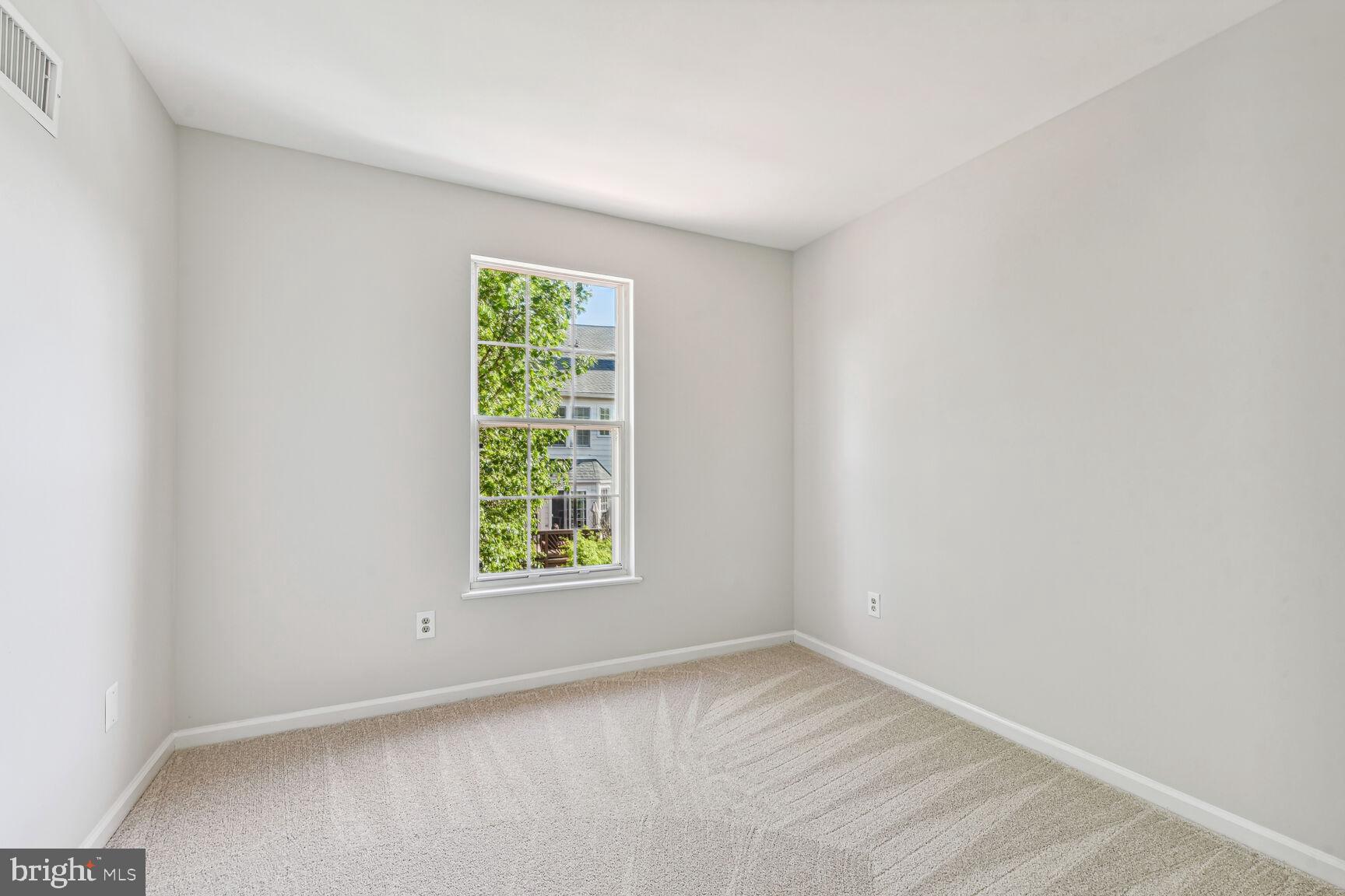 POTOMAC LAKES - Residential