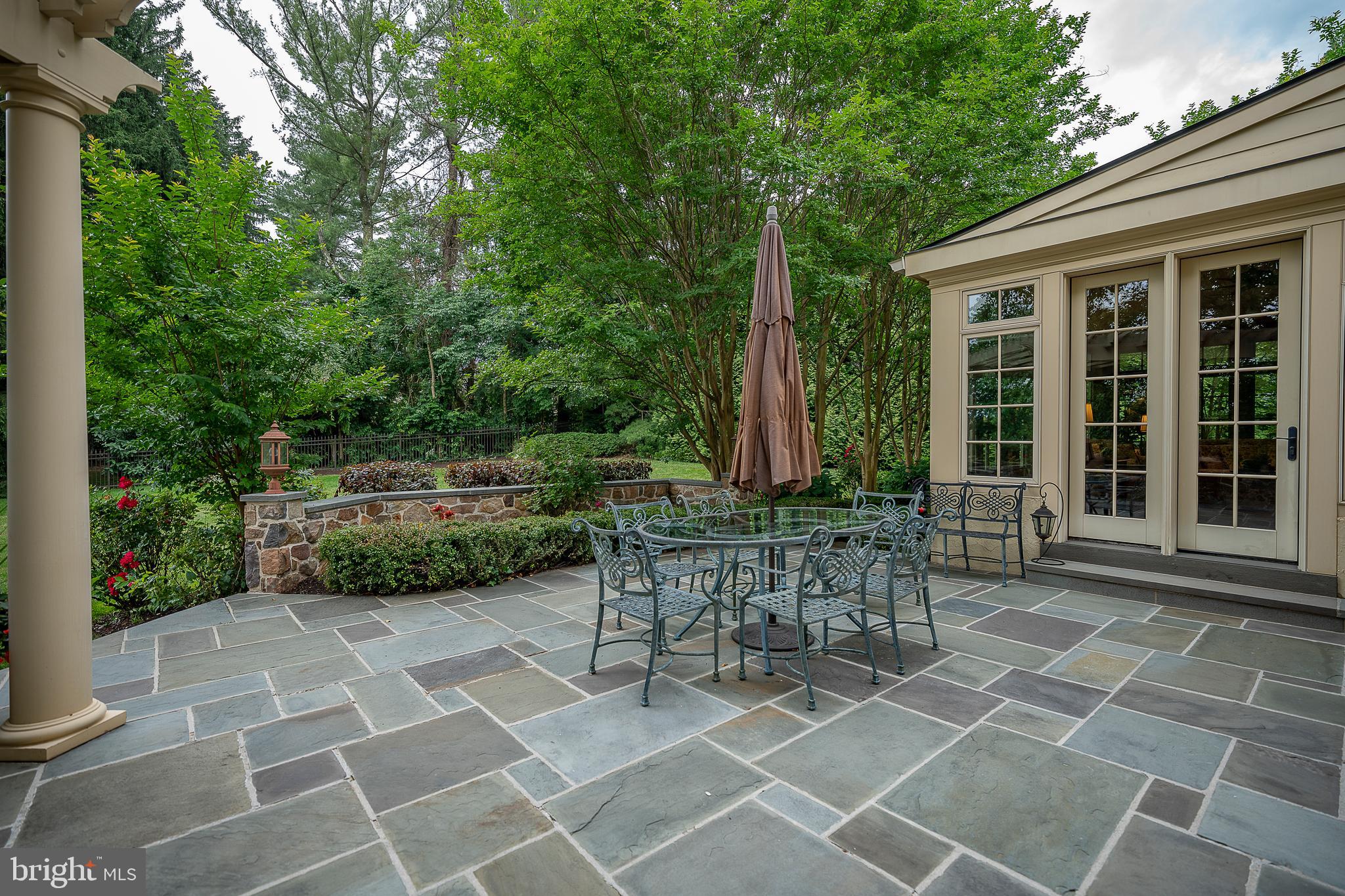 RAVENSCLIFF - Residential