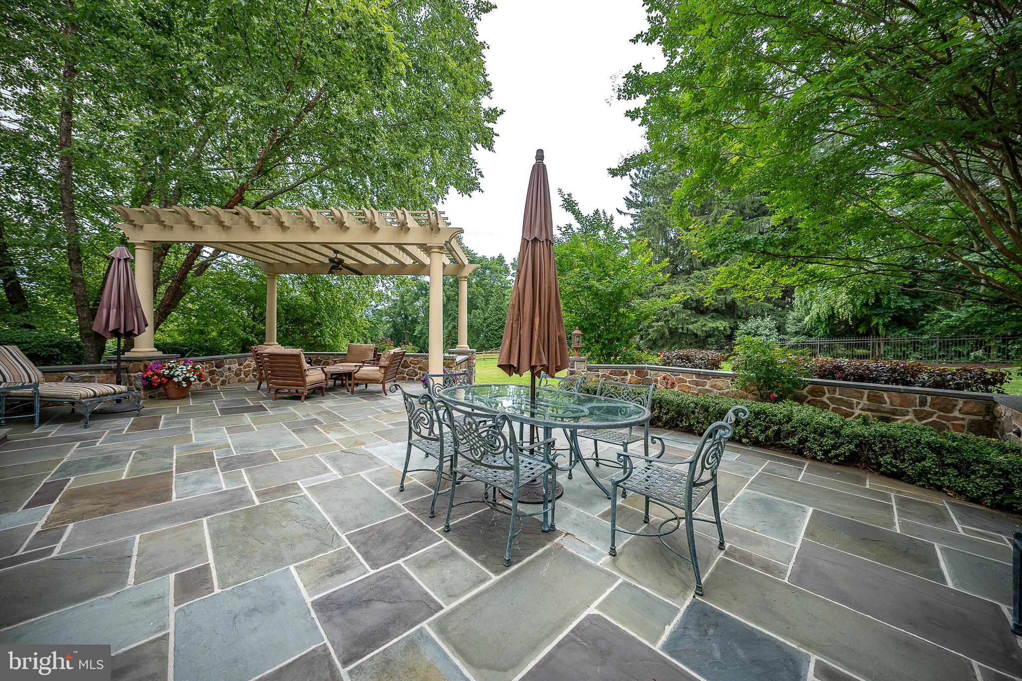 RAVENSCLIFF - Residential