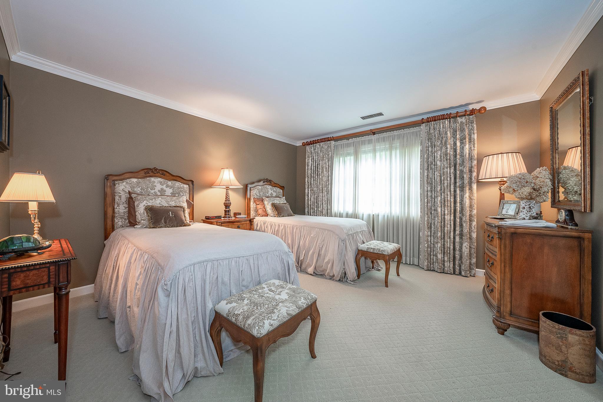 RAVENSCLIFF - Residential