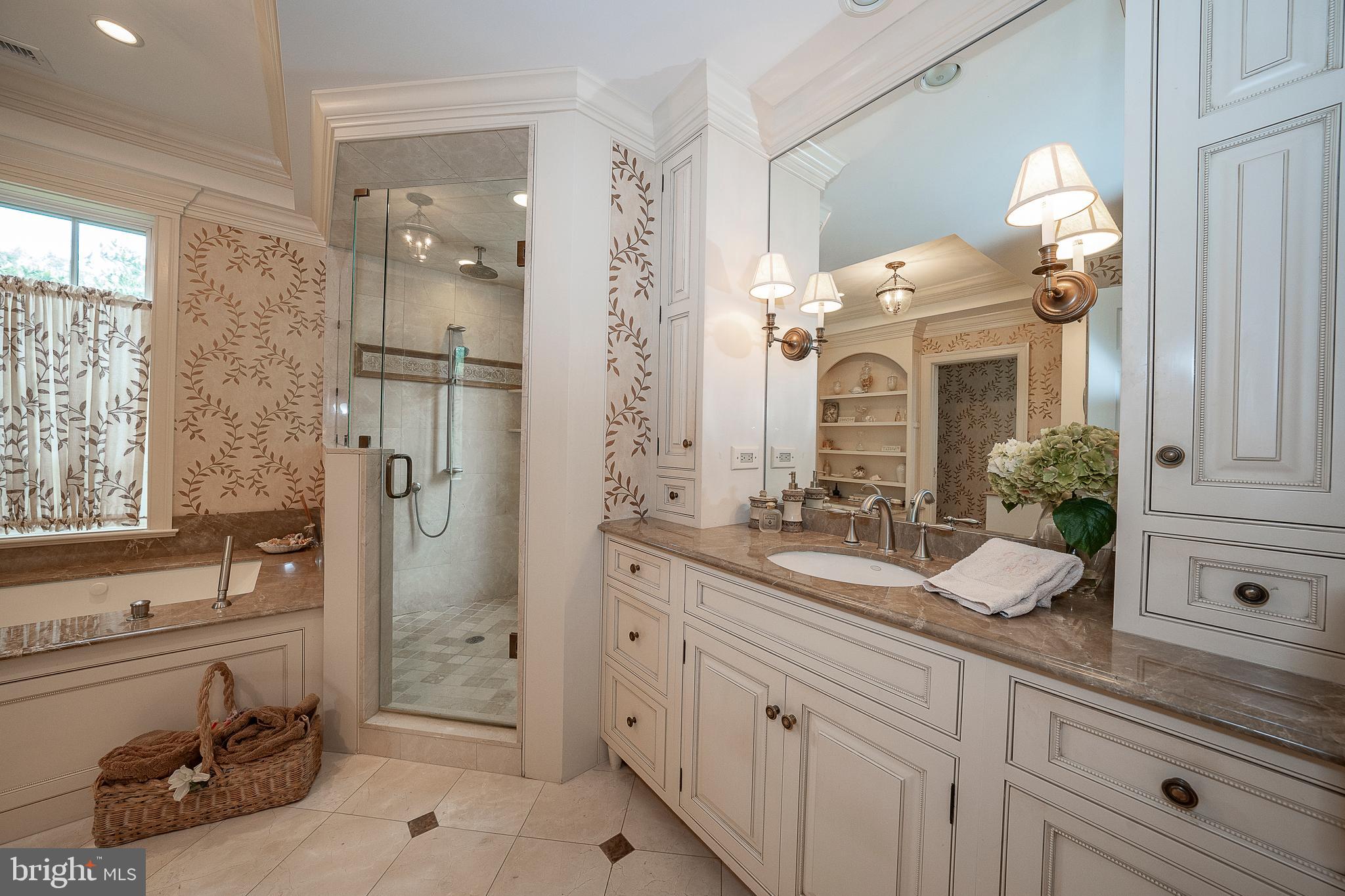 RAVENSCLIFF - Residential