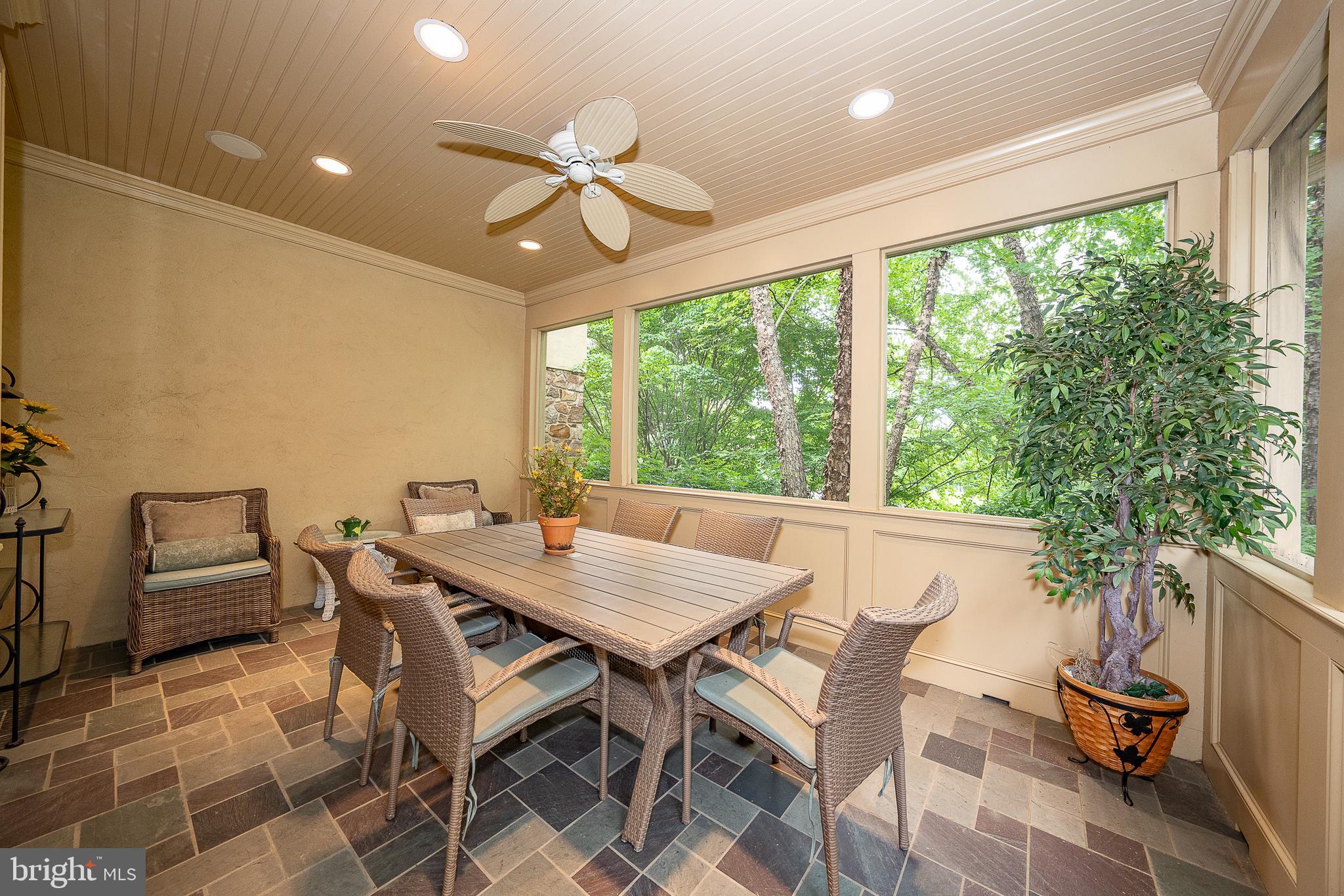 RAVENSCLIFF - Residential