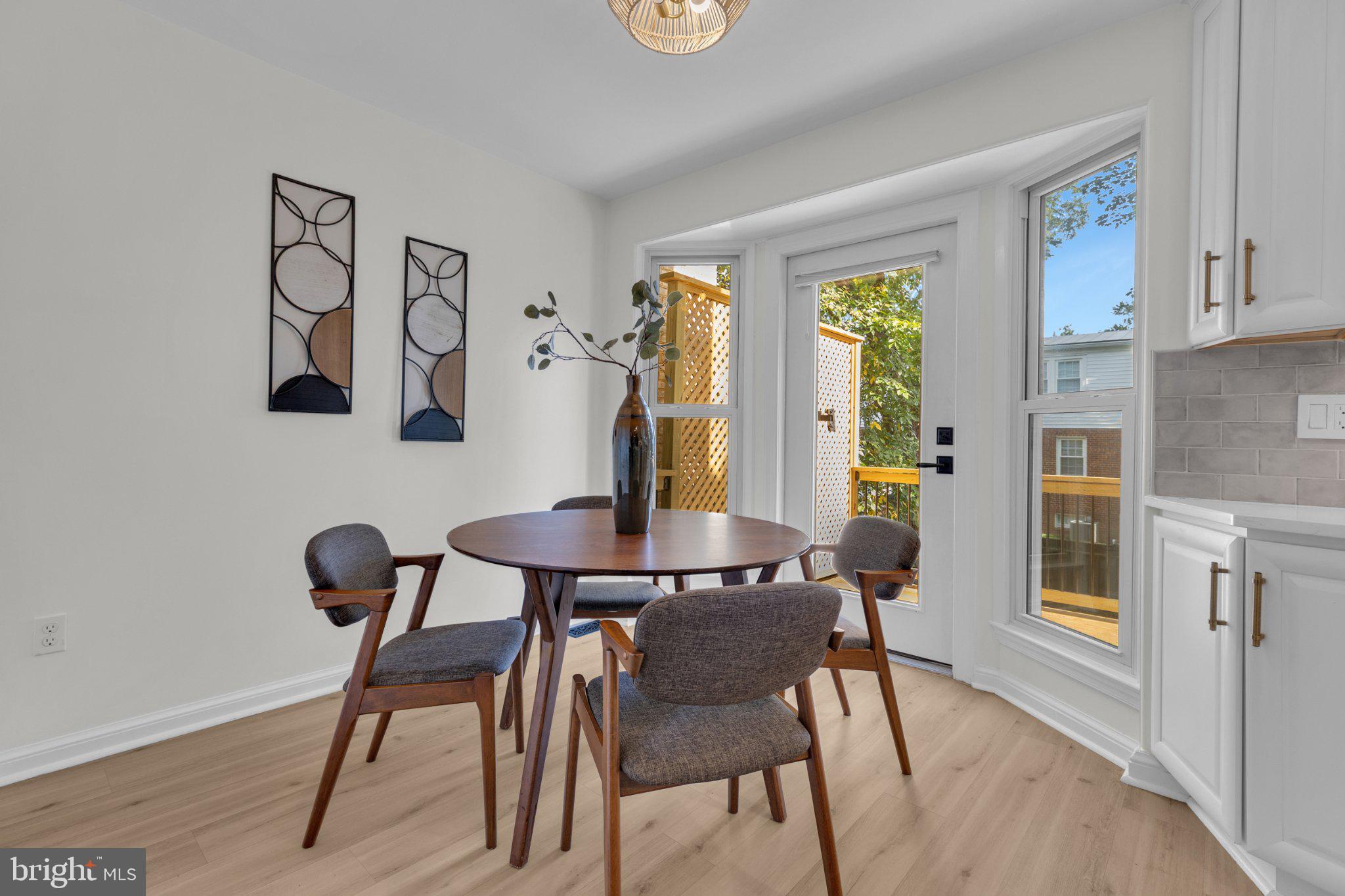 1733 DOGWOOD DRIVE