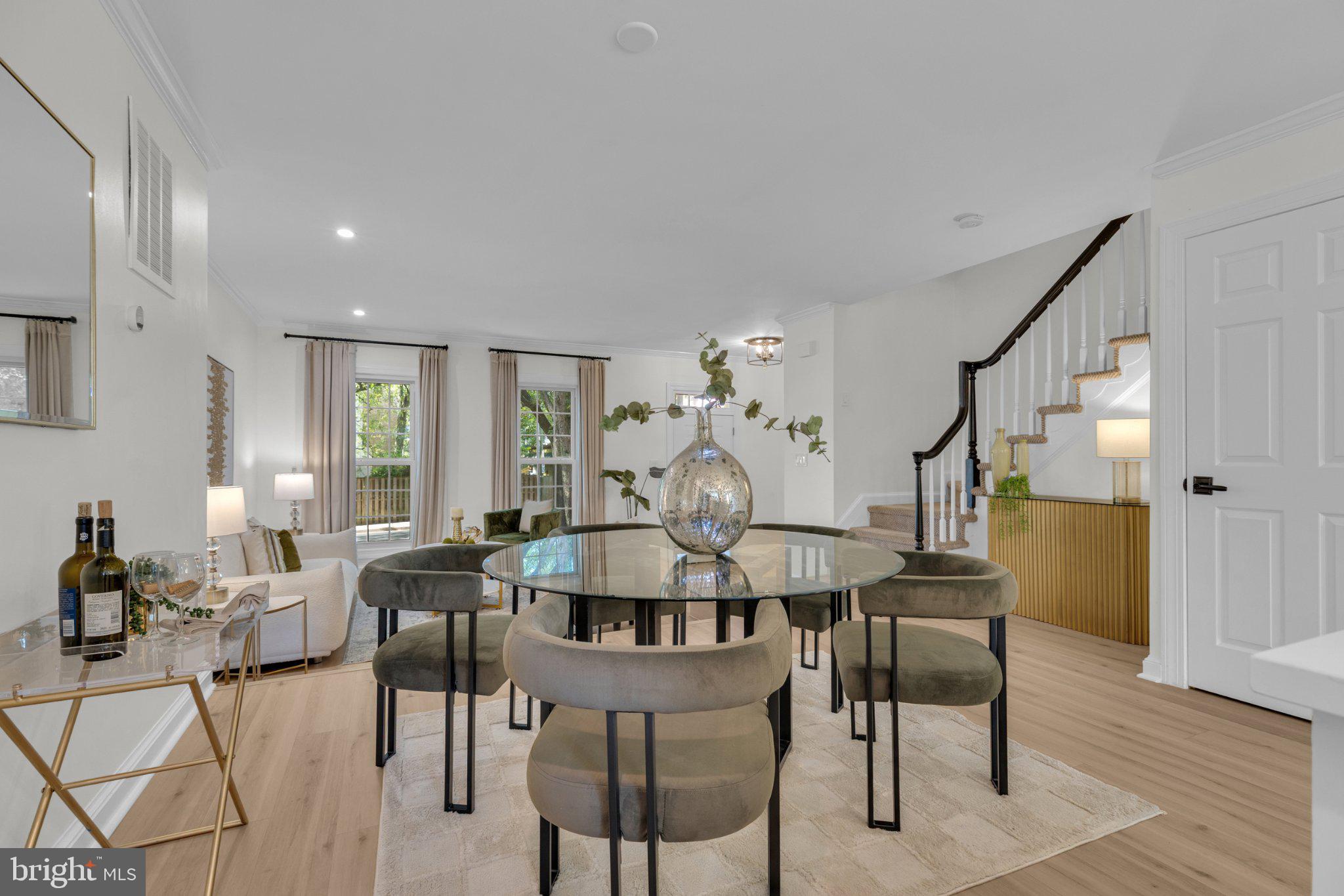 1733 DOGWOOD DRIVE