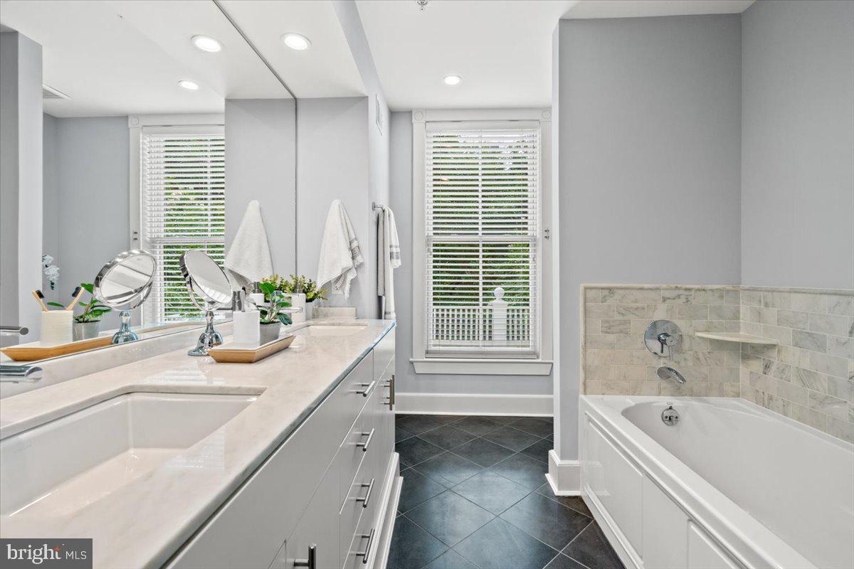 900 NORTH WASHINGTON STREET CONDOMINIUMS - Residential