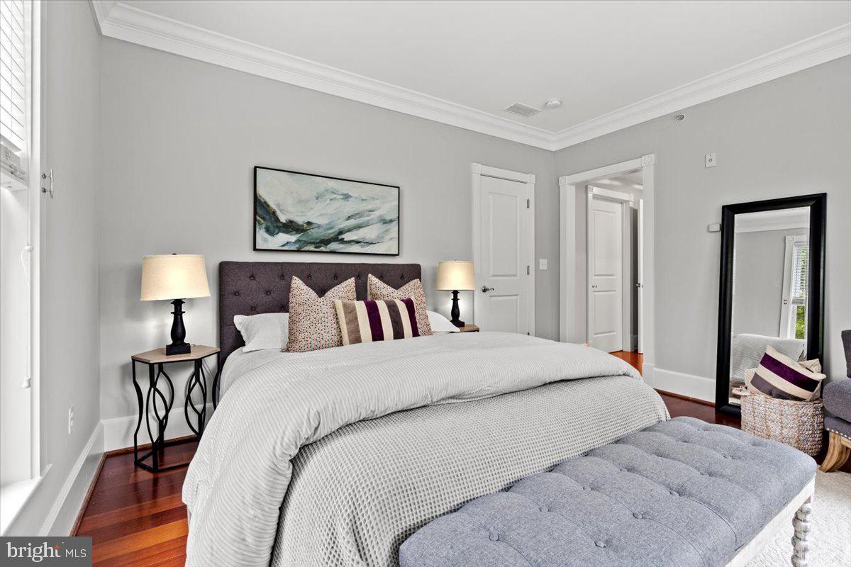 900 NORTH WASHINGTON STREET CONDOMINIUMS - Residential