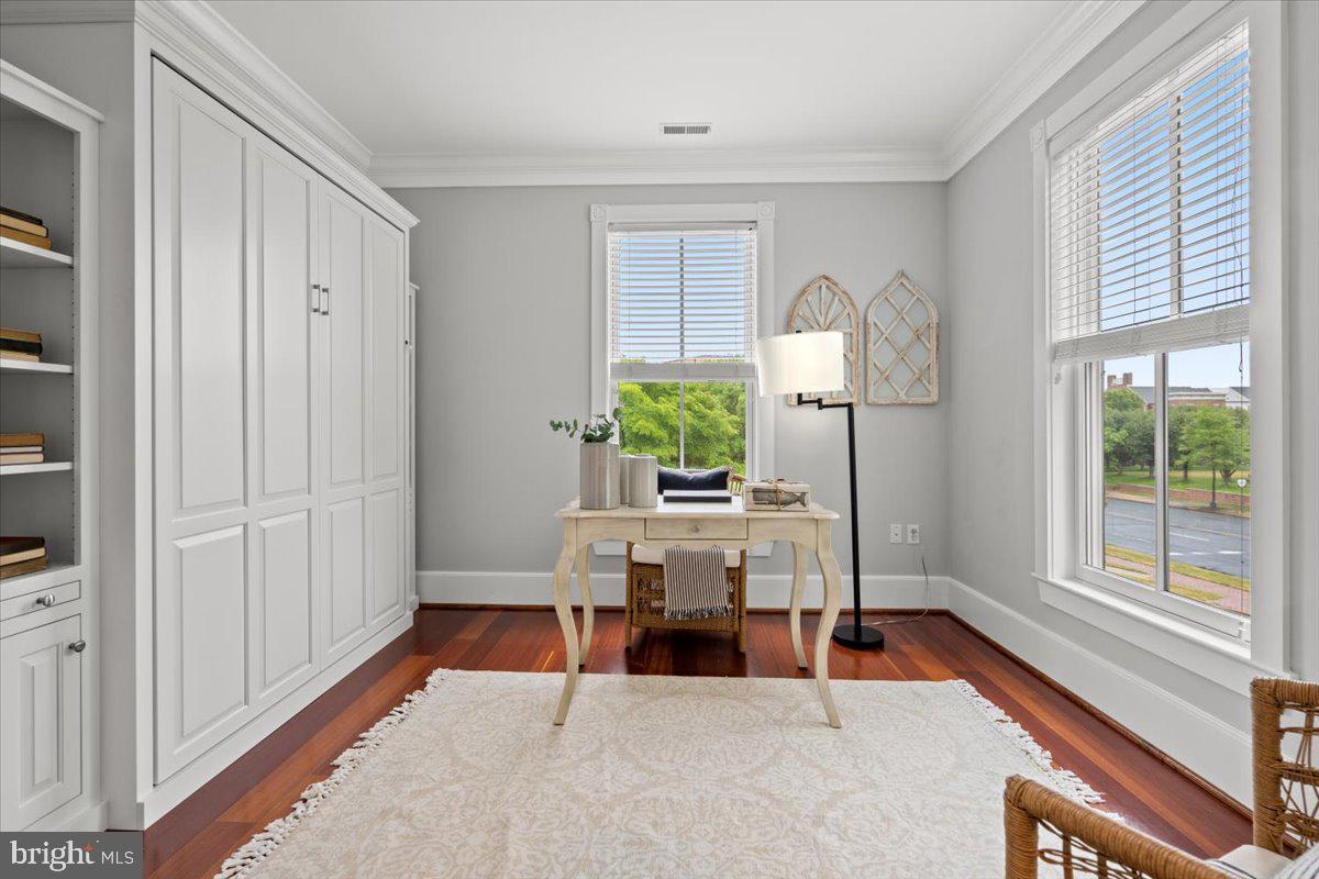 900 NORTH WASHINGTON STREET CONDOMINIUMS - Residential