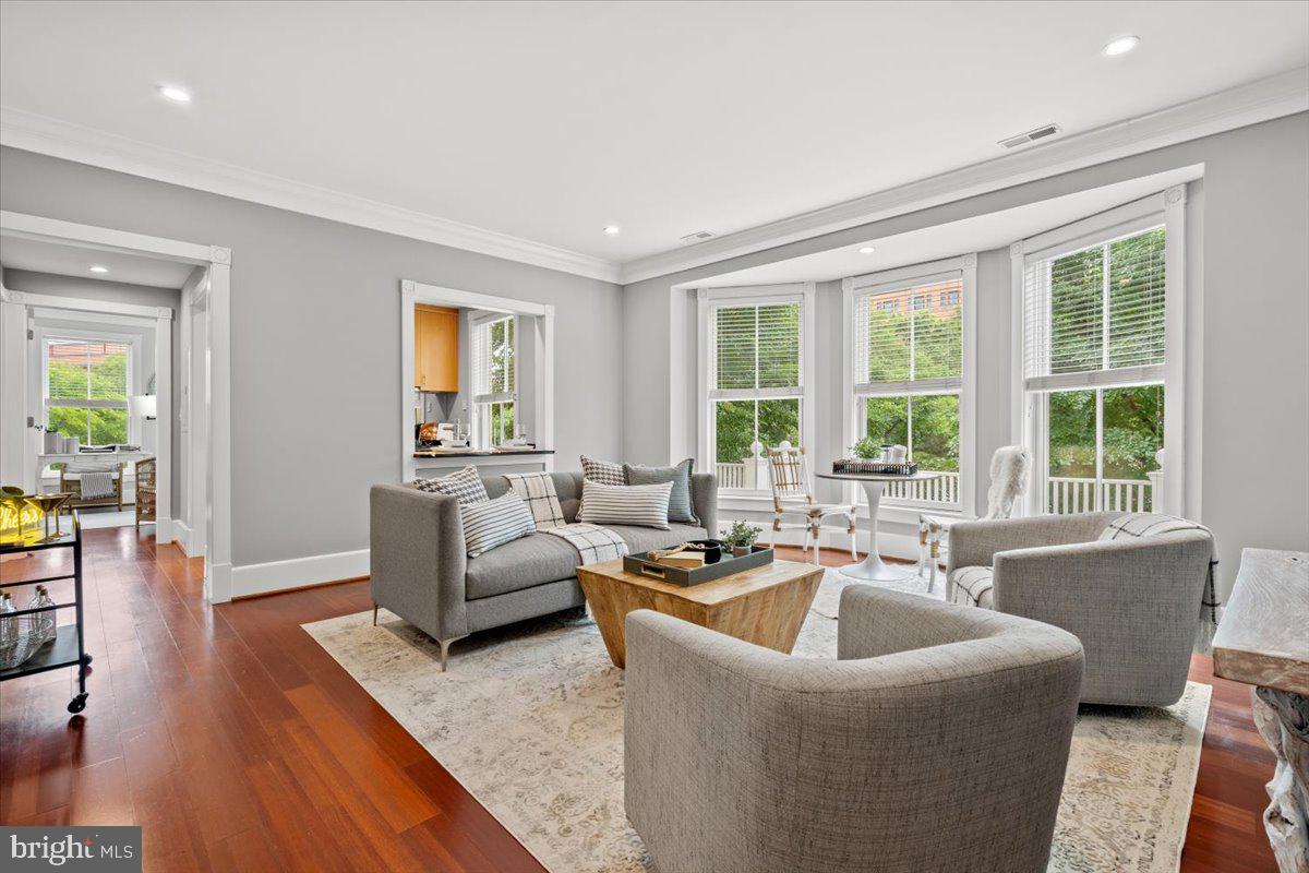 900 NORTH WASHINGTON STREET CONDOMINIUMS - Residential