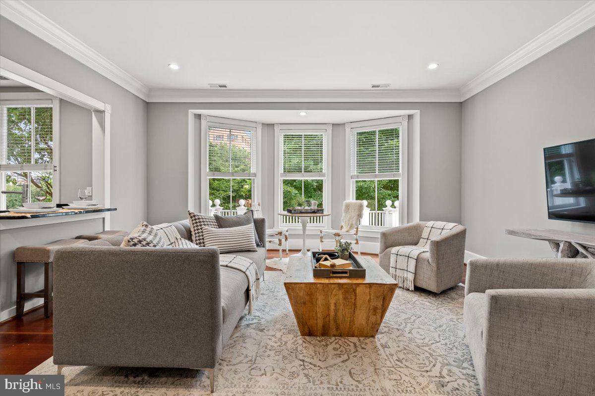 900 NORTH WASHINGTON STREET CONDOMINIUMS - Residential