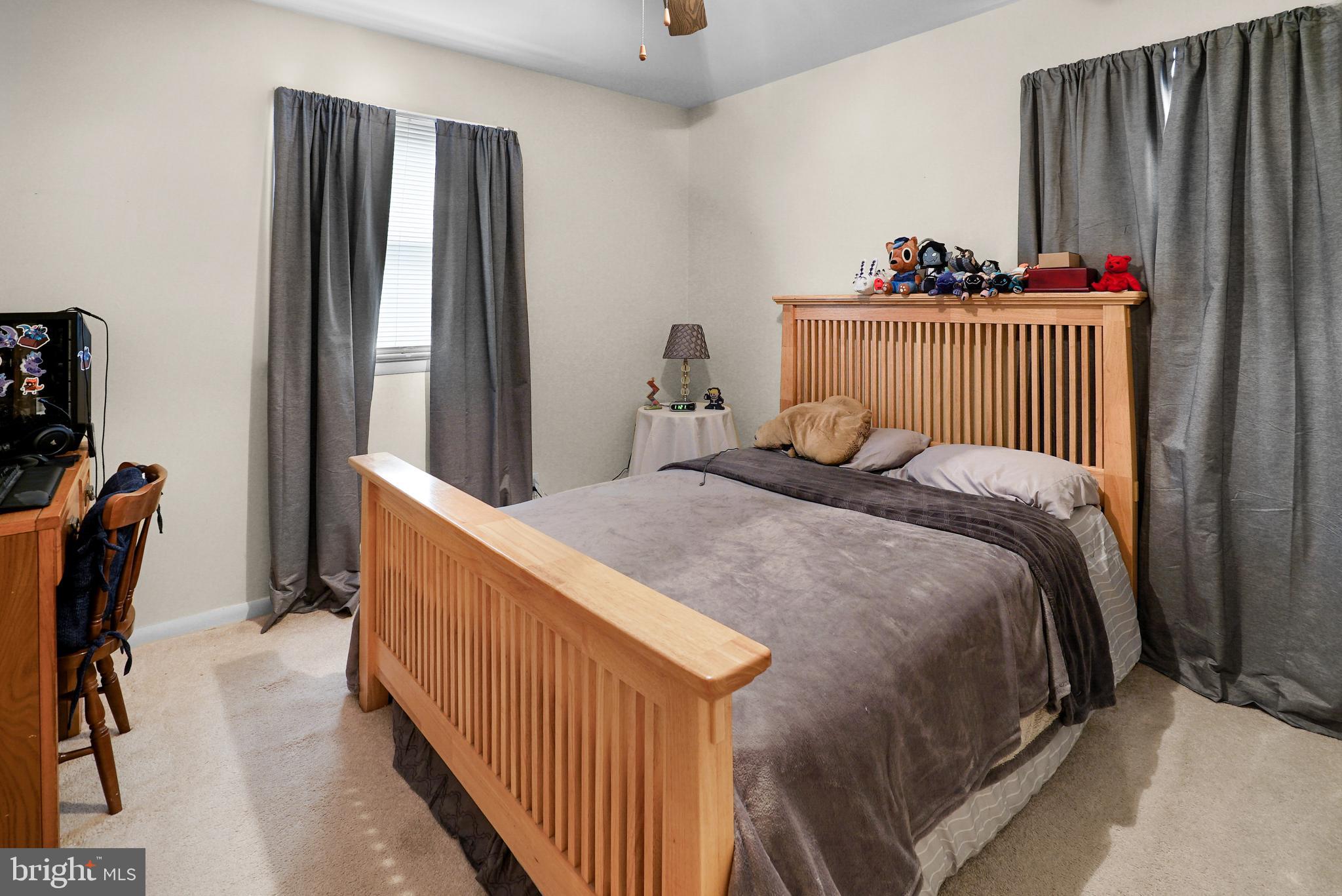 WARRLINDA VILLAGE - Residential