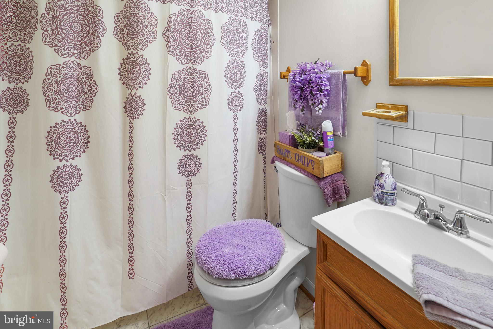 WARRLINDA VILLAGE - Residential