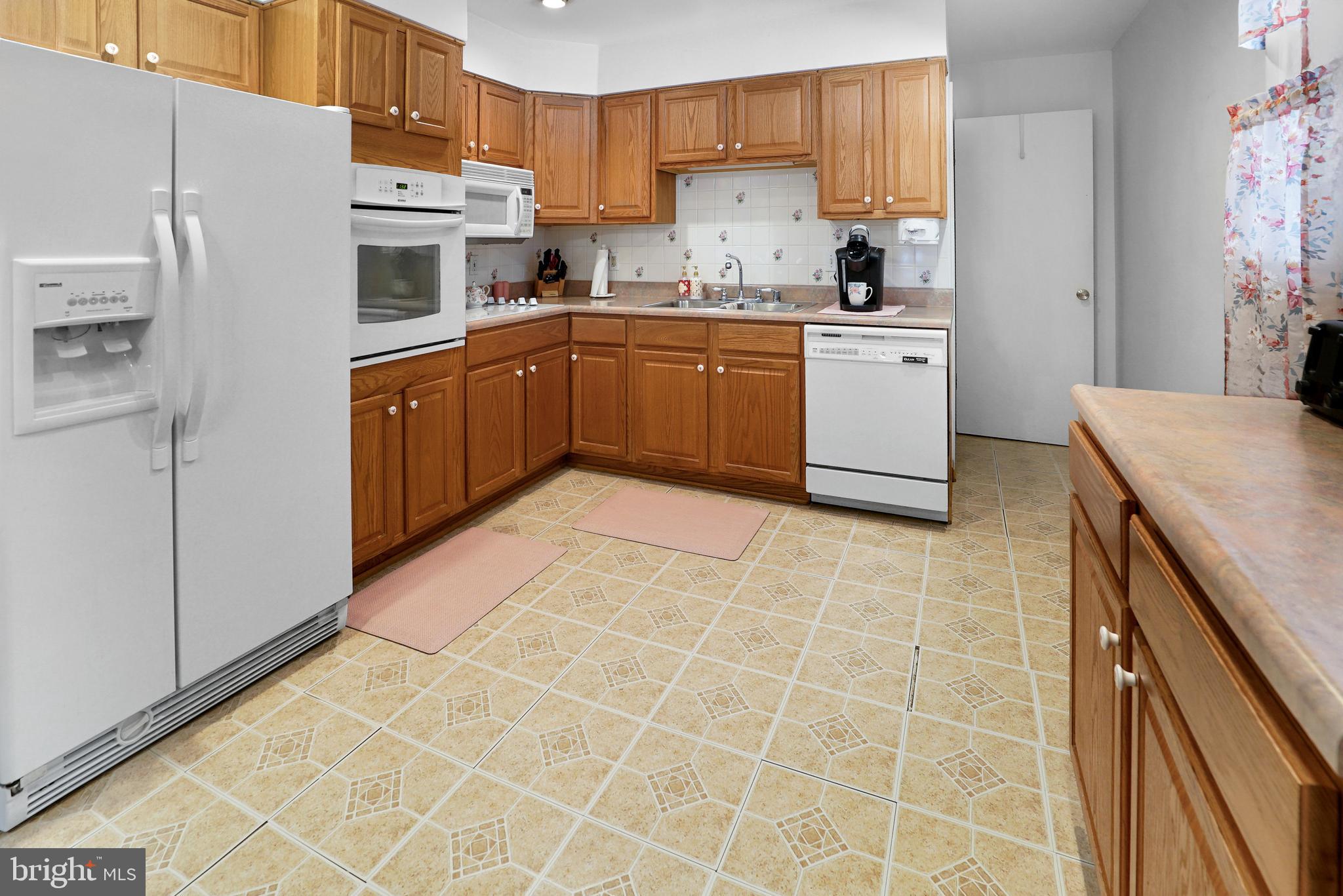 WARRLINDA VILLAGE - Residential